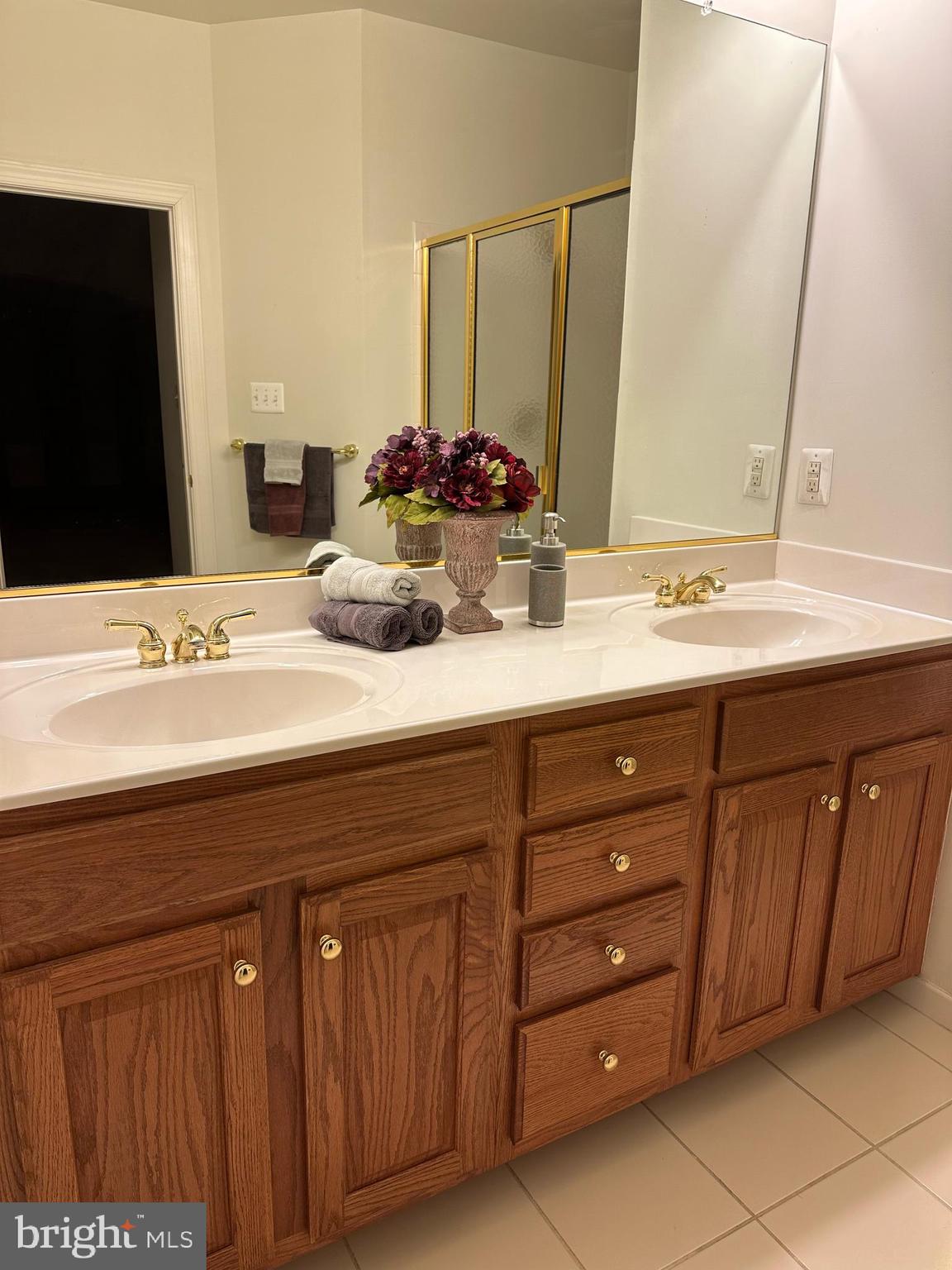 CENTRAL PARKE COLONIAL CHARLES - Residential