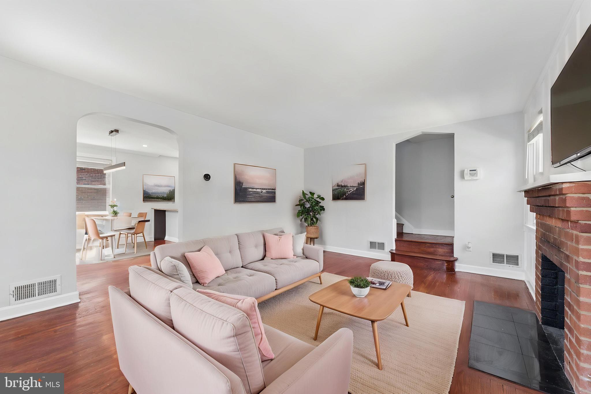 4826 WOODLAWN DRIVE