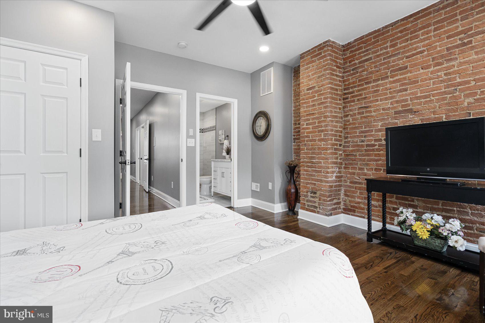 CHARLES VILLAGE - Residential