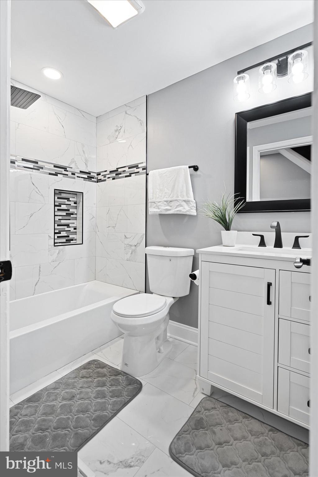 CHARLES VILLAGE - Residential