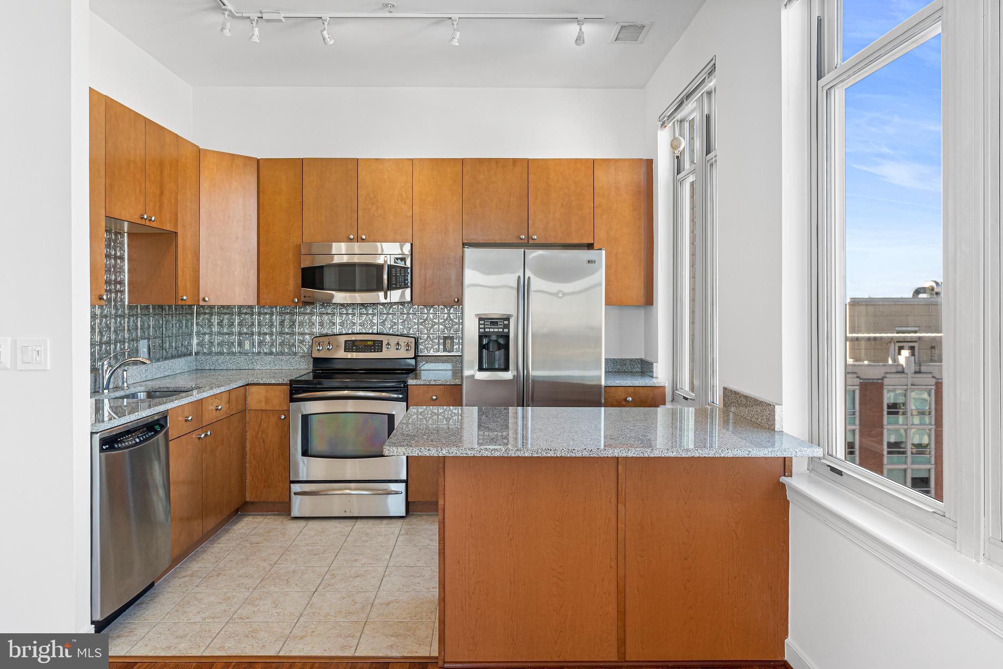 NATIONAL HARBOR - Residential Lease