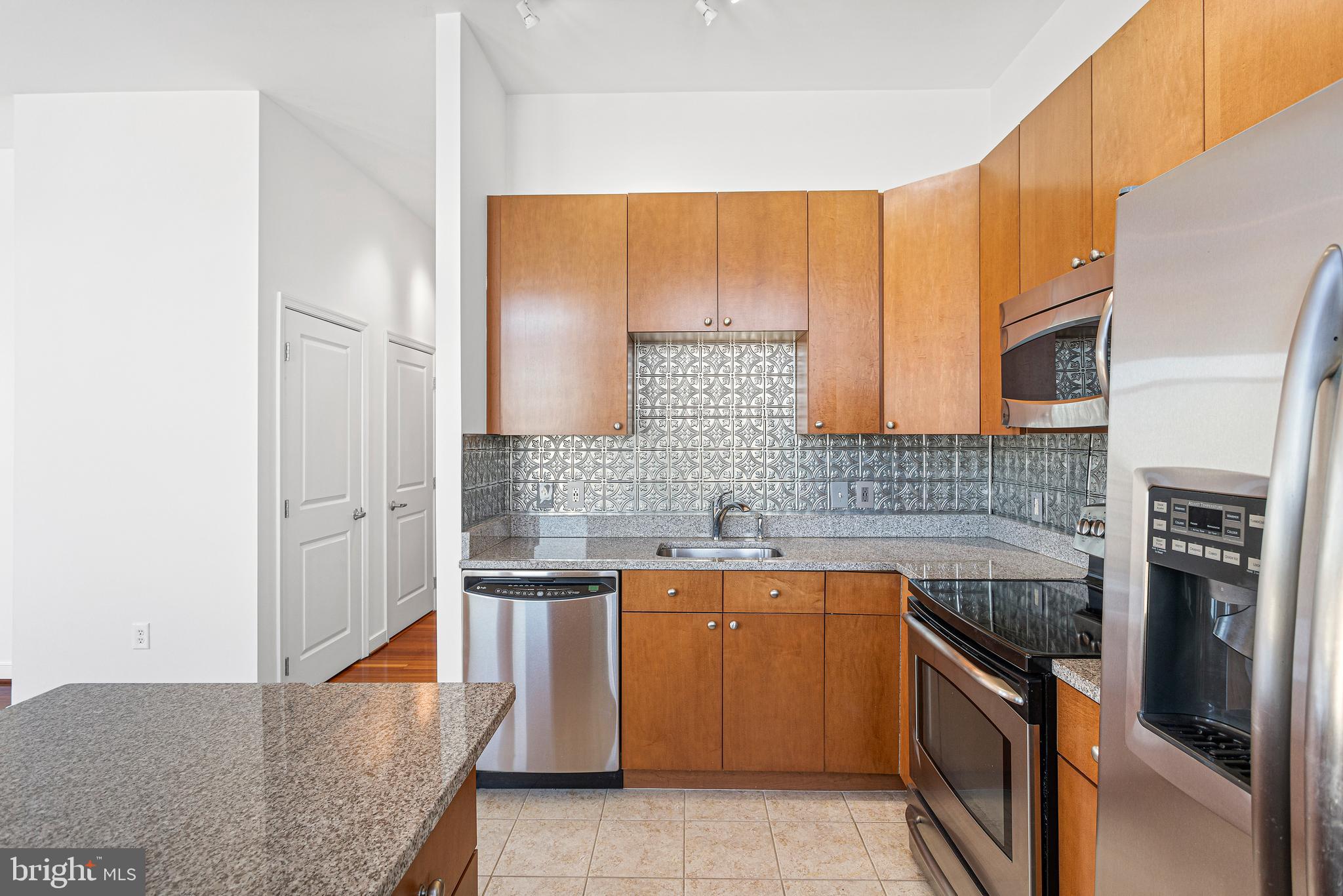 NATIONAL HARBOR - Residential Lease