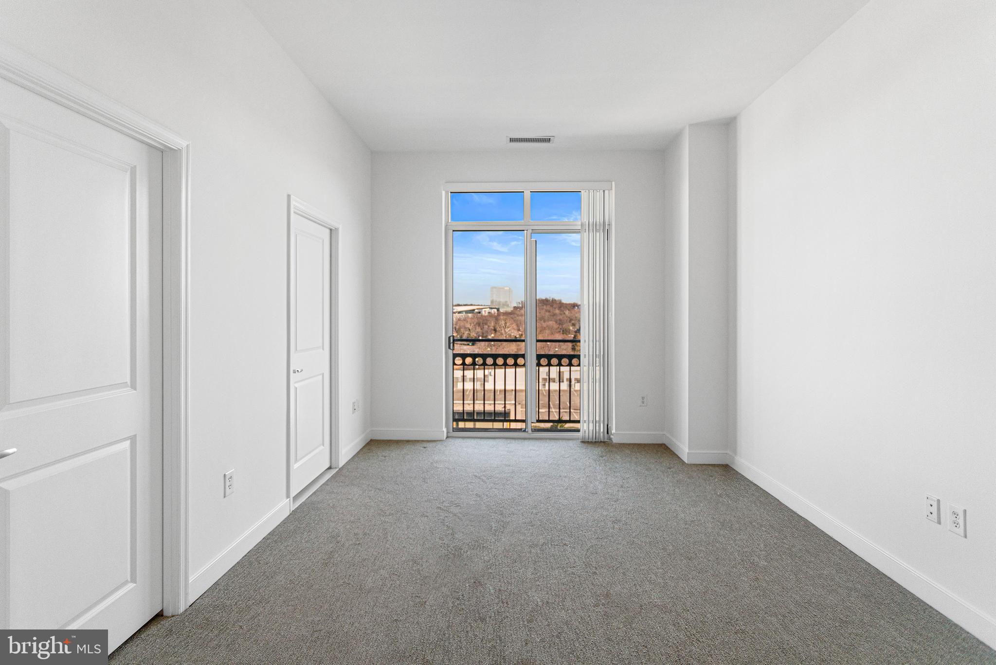 NATIONAL HARBOR - Residential Lease