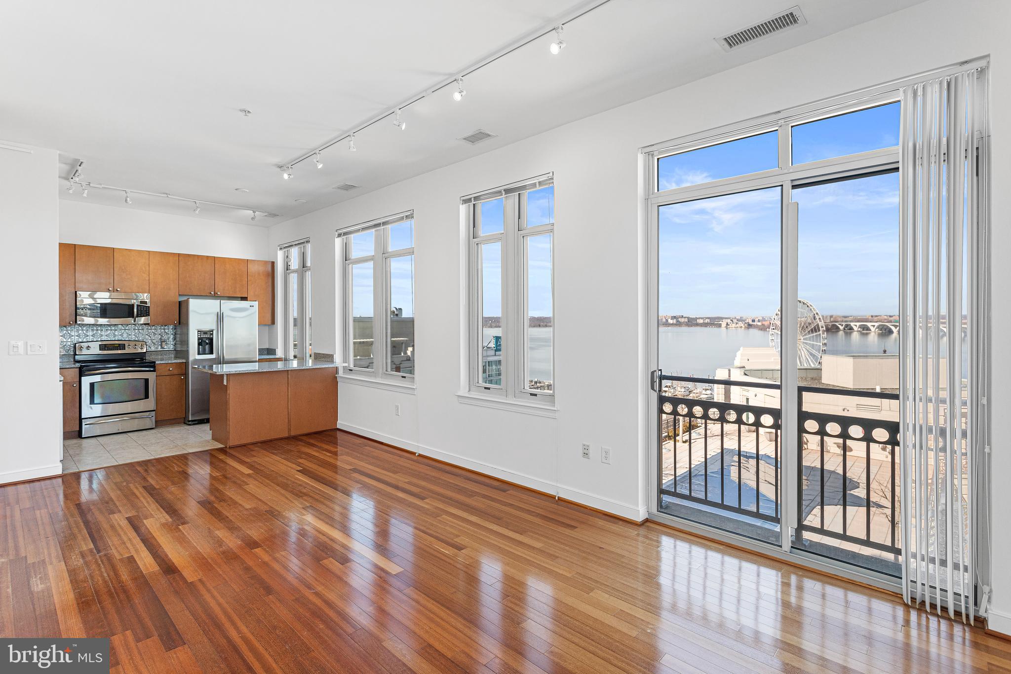 NATIONAL HARBOR - Residential Lease