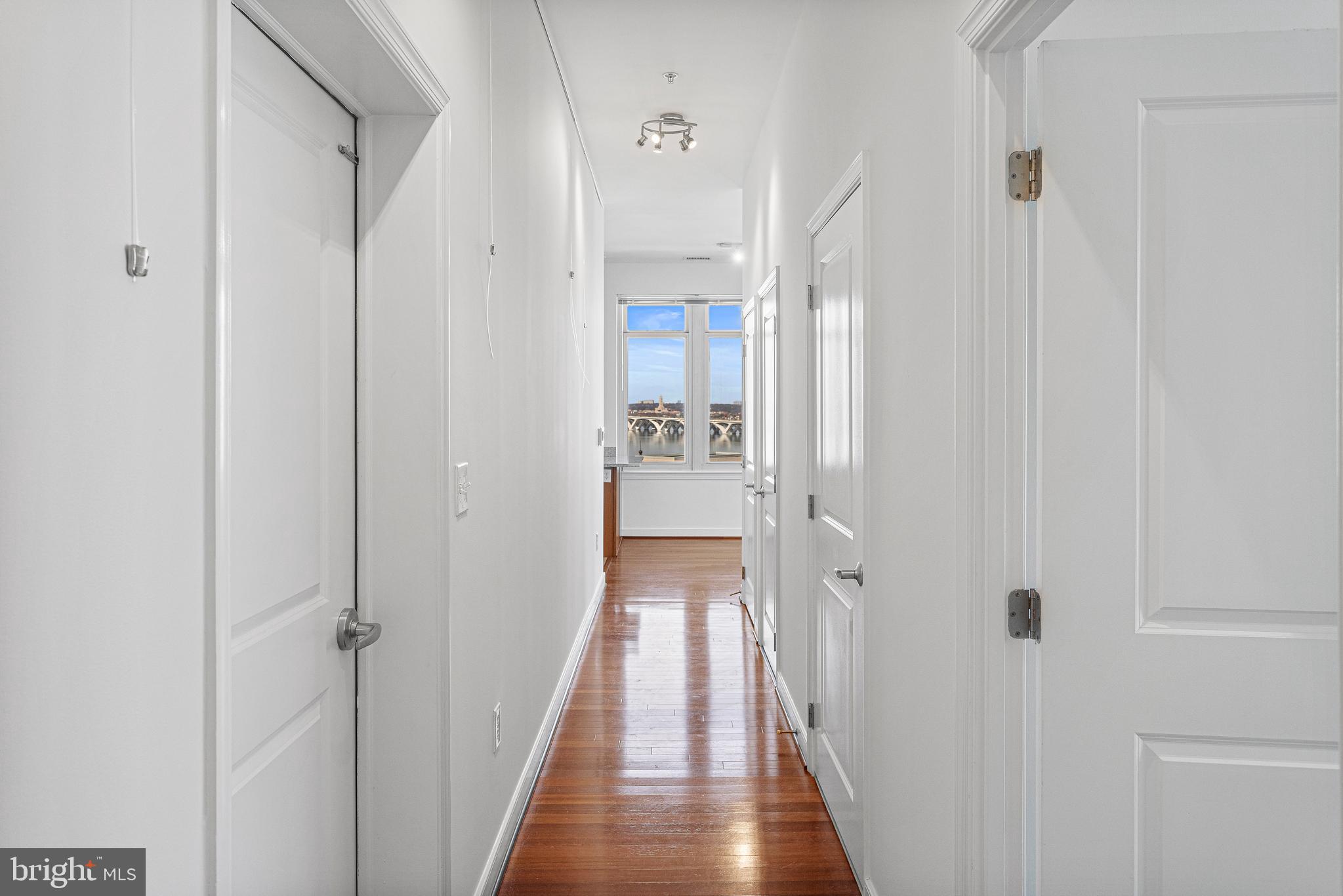 NATIONAL HARBOR - Residential Lease