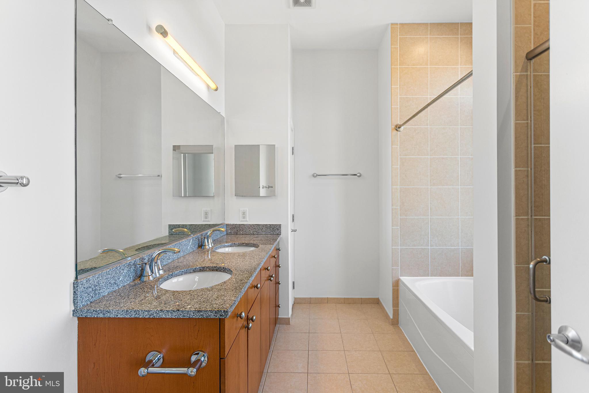 NATIONAL HARBOR - Residential Lease