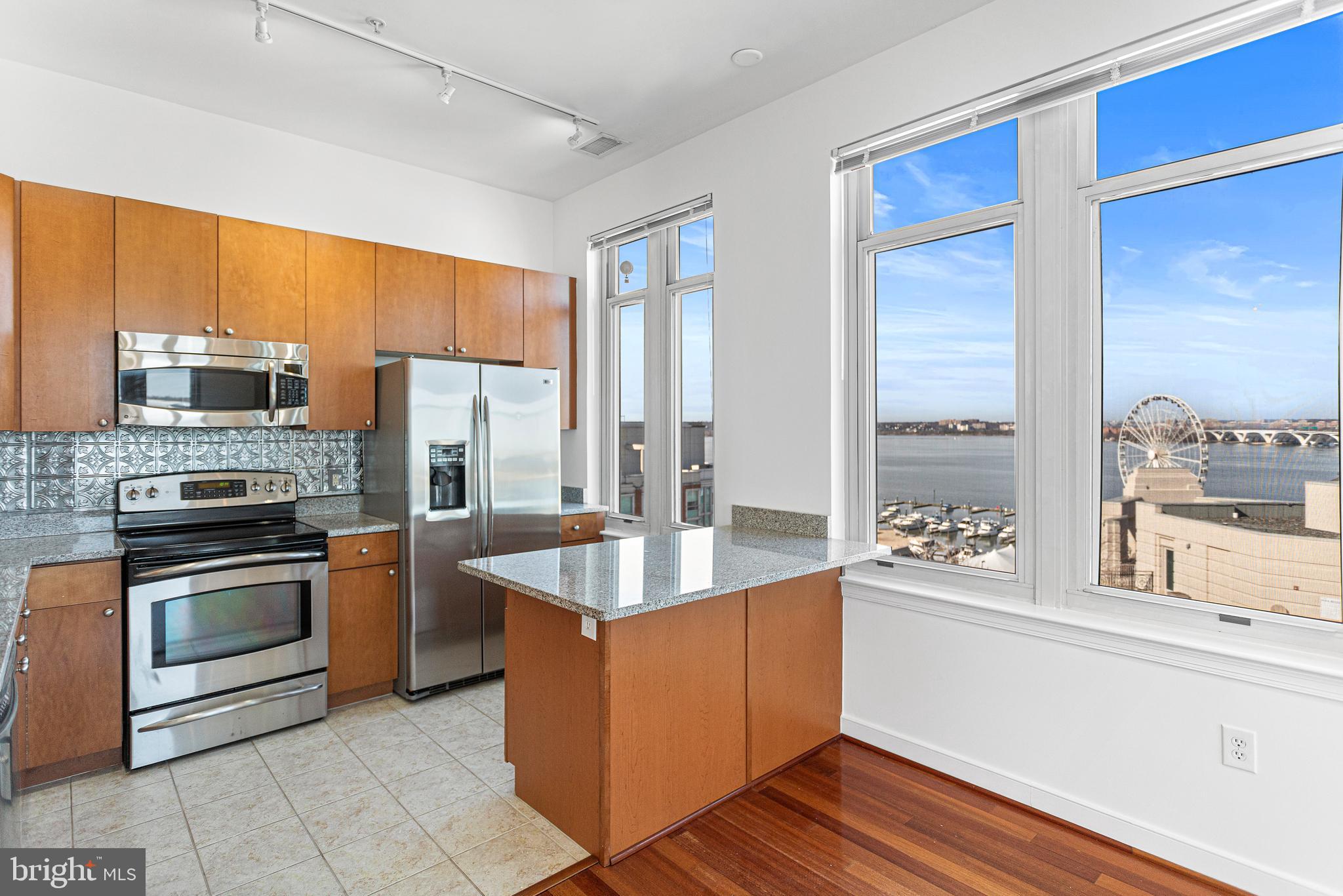 NATIONAL HARBOR - Residential Lease