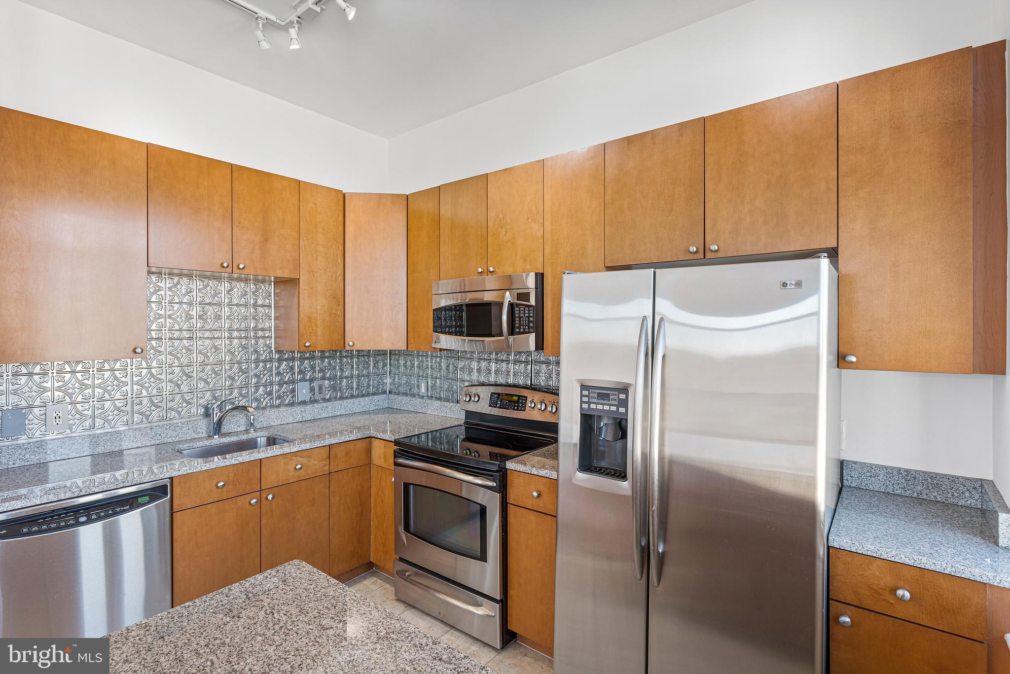 NATIONAL HARBOR - Residential Lease