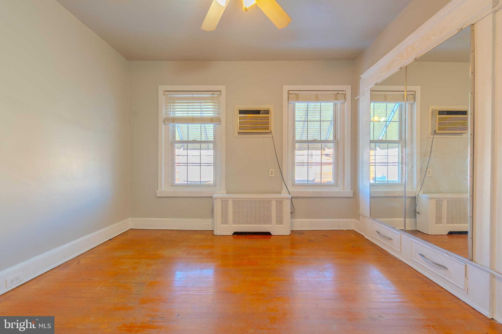 PORT RICHMOND - Residential