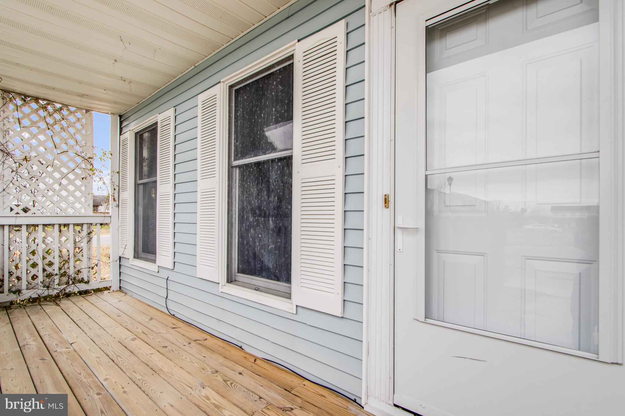 116 S SPINNAKER LANE