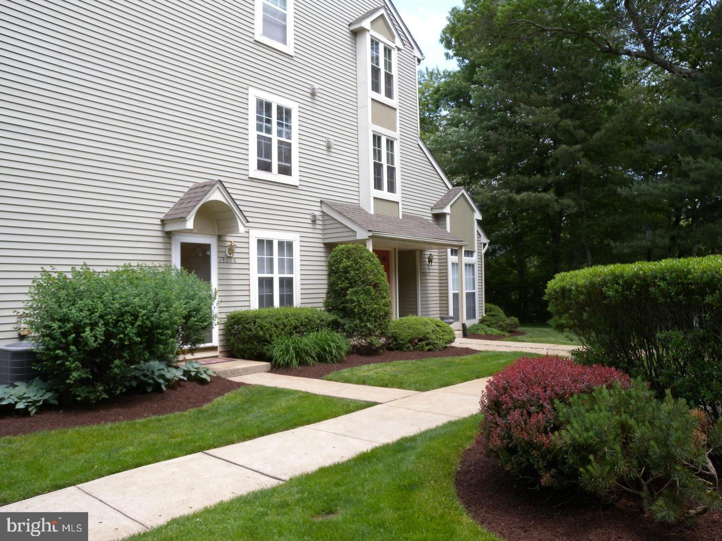 1907 SUTTON PLACE