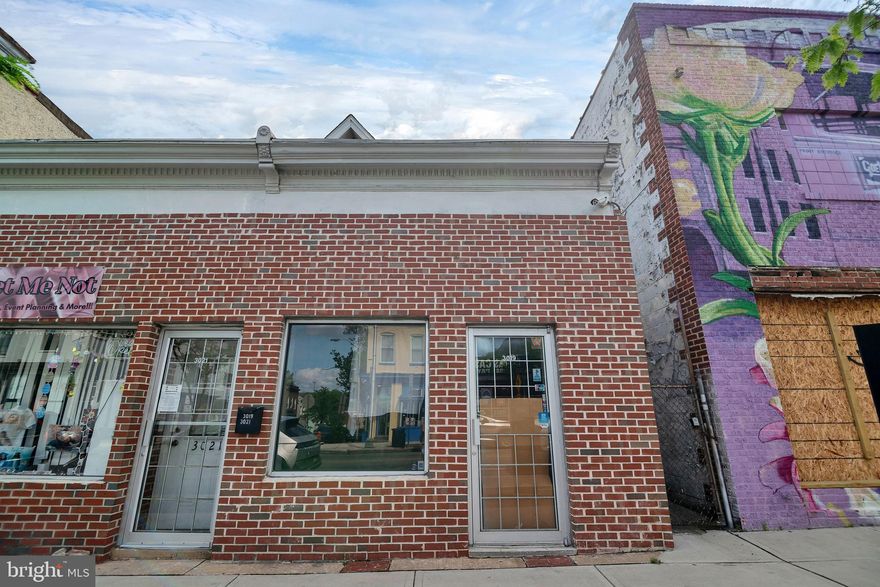 Rare find NEWLY REHABBED 2 FLOOR COMMERICAL SPACE located in the heart of the community of Waverly!!!
Dual Entrances, Front window display, plenty of light, open plan with brand new everything!! 
Perfect uses include Office, Medical, Retail, Real Estate, Financial, Consulting to name a few. 

This won't last long.  Schedule your showing today!

Zoned C-1