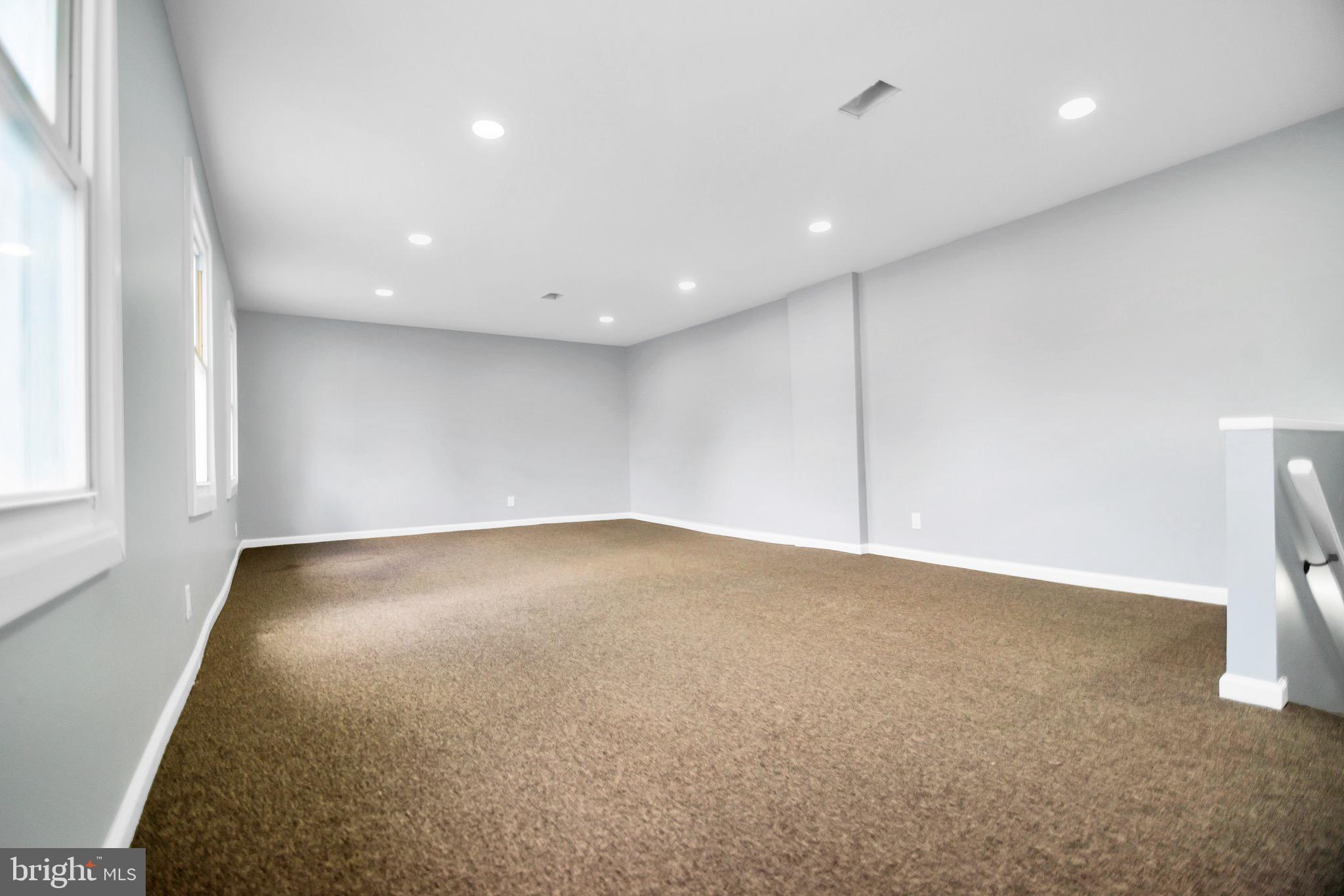 WAVERLY - Commercial Lease