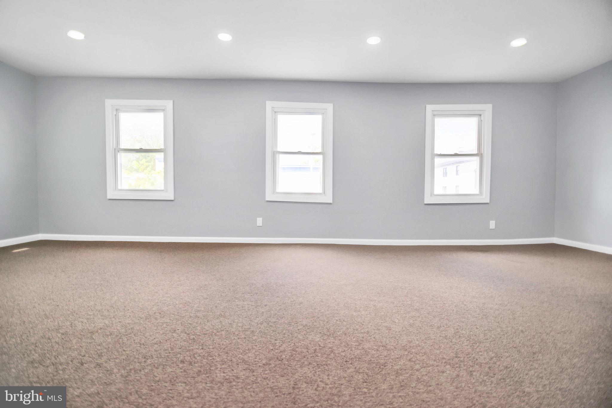 WAVERLY - Commercial Lease