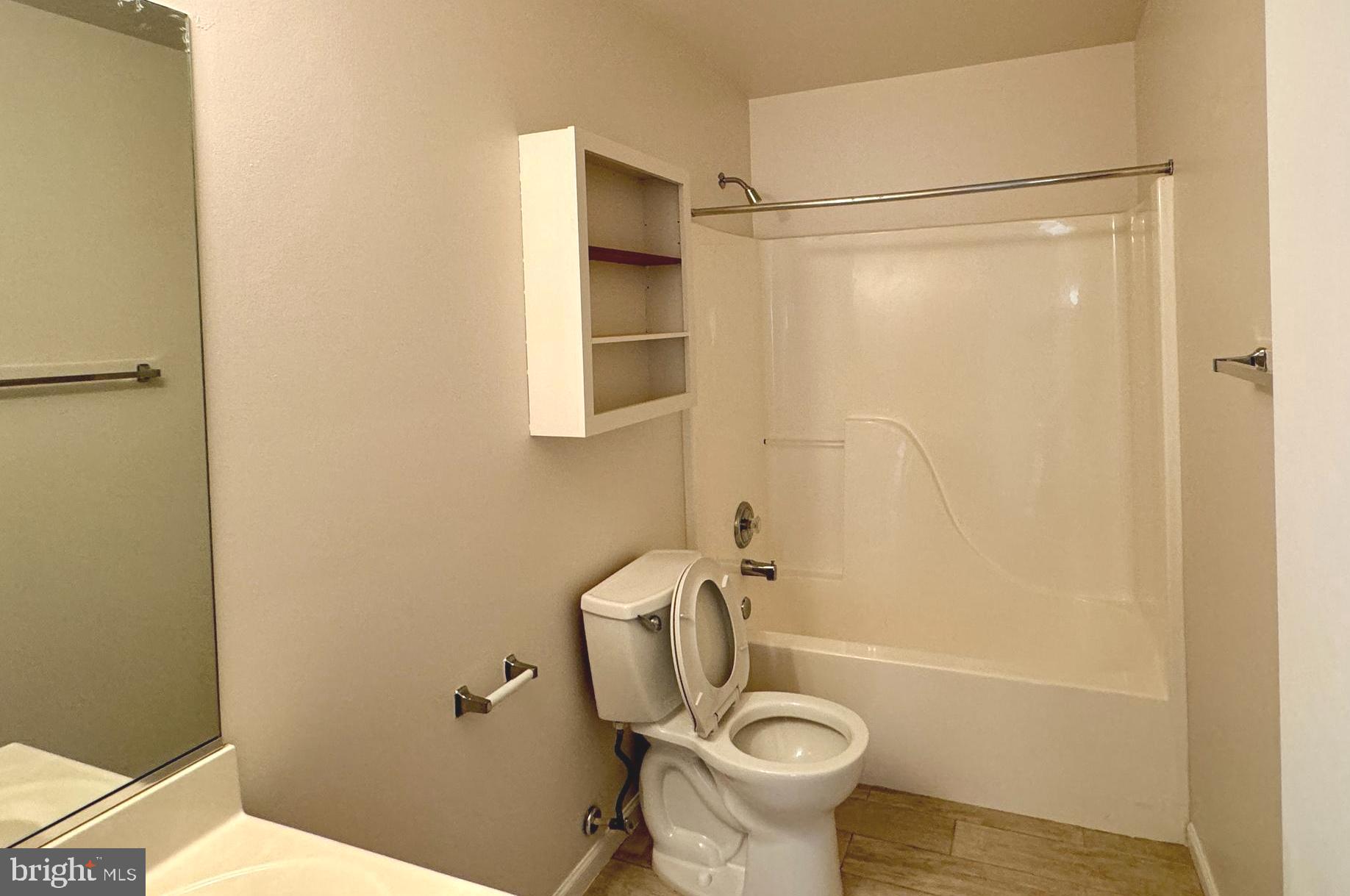 PARKVIEW CONDOMINIUMS - Residential Lease