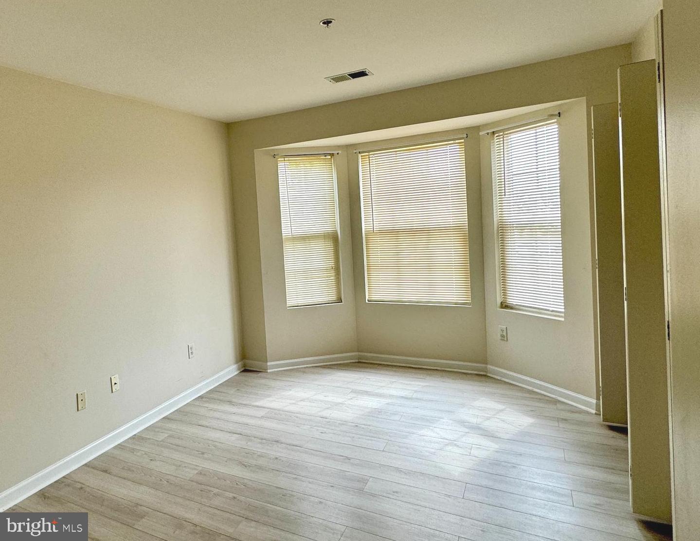 PARKVIEW CONDOMINIUMS - Residential Lease