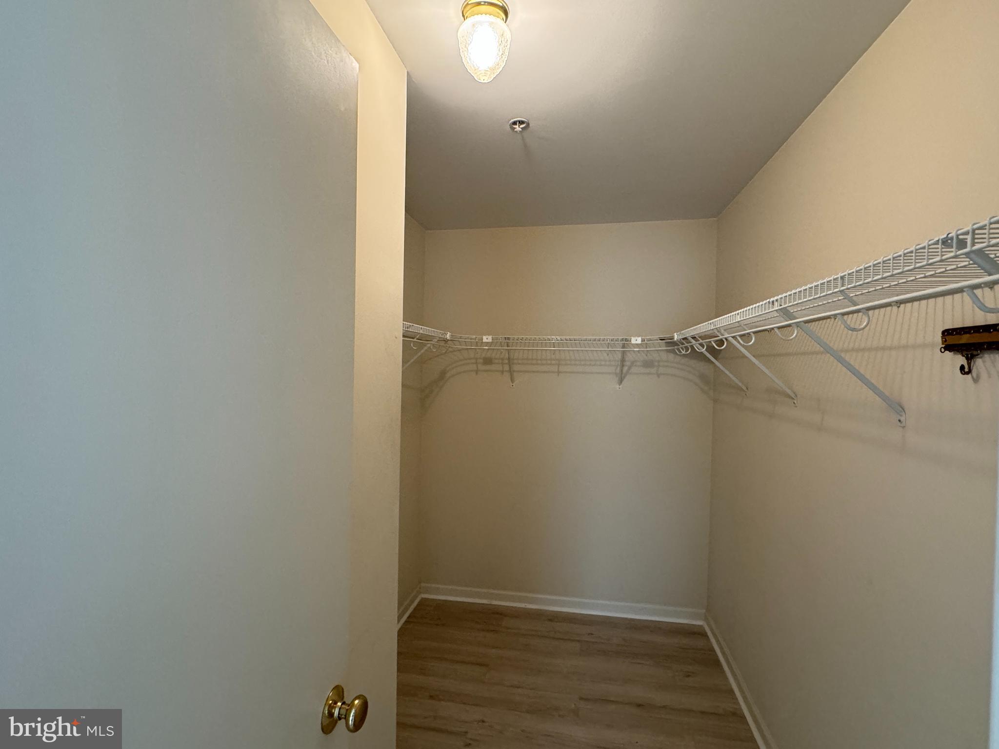 PARKVIEW CONDOMINIUMS - Residential Lease