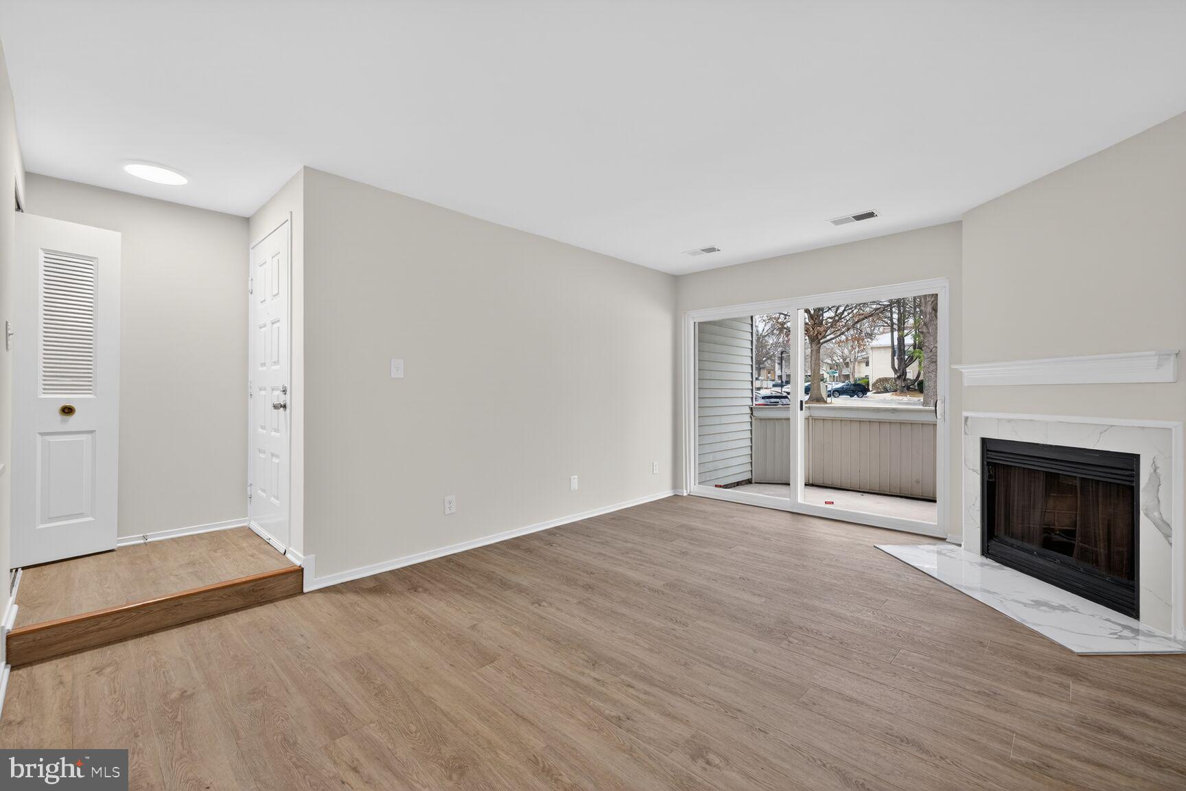 FARMINGDALE - Residential Lease