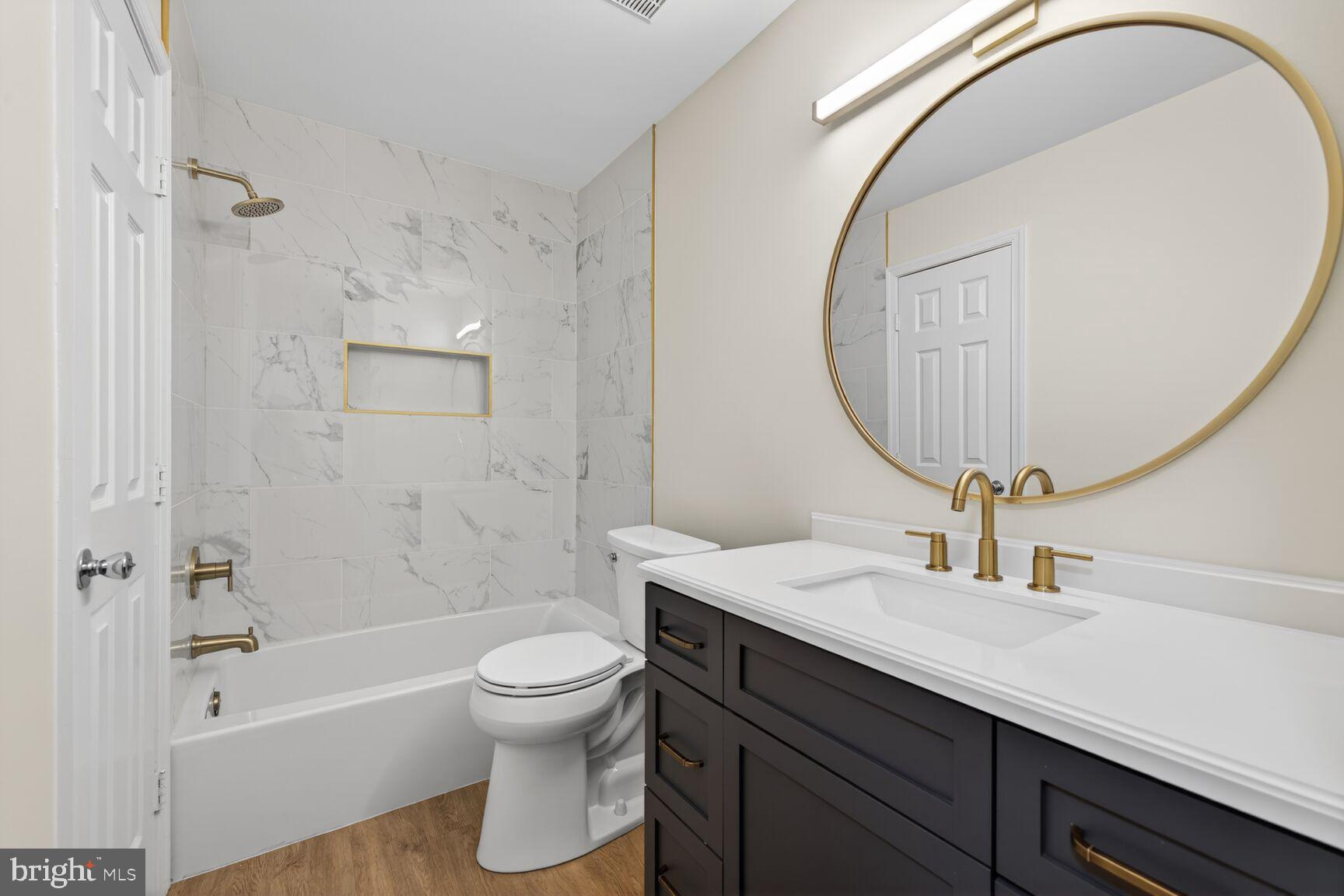 FARMINGDALE - Residential Lease