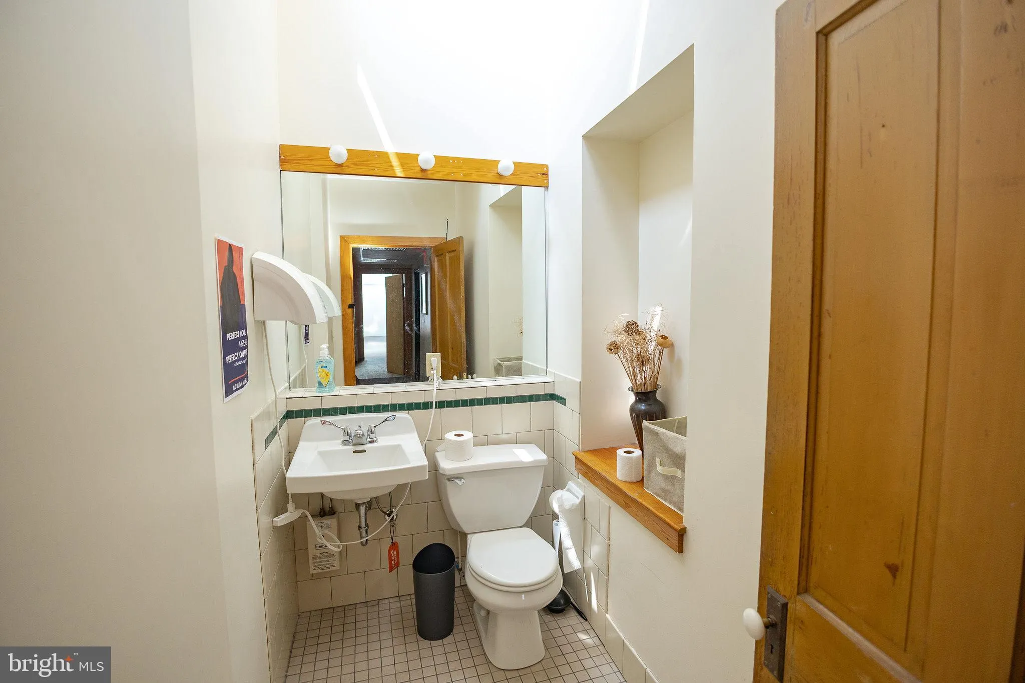 Oxford, Pennsylvania 19363, United States, ,Commercial,Active,151057