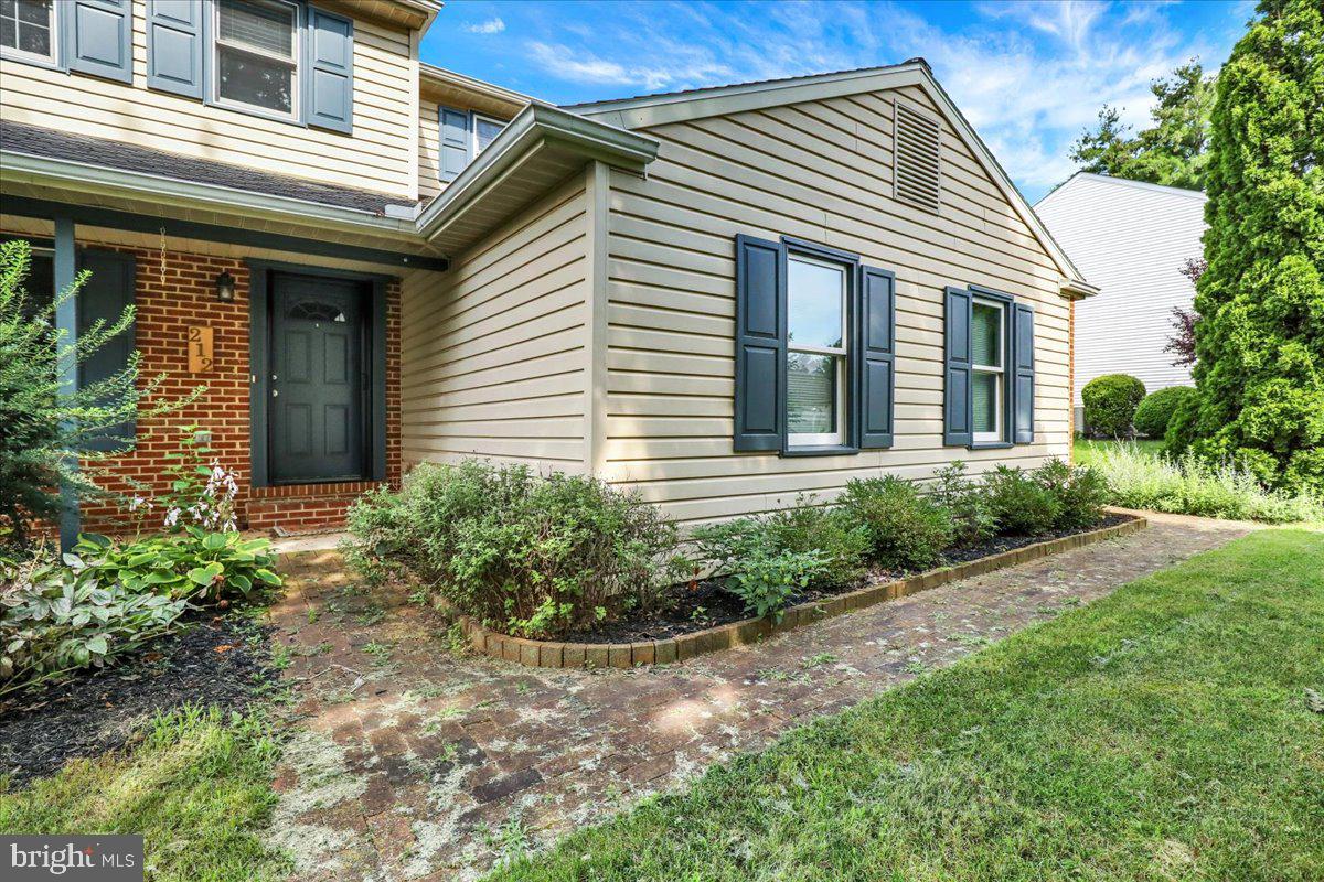 212 S HOMESTEAD DRIVE