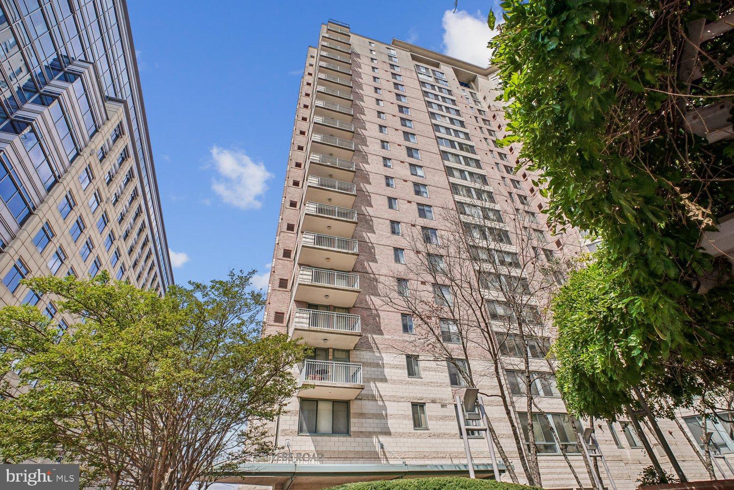 851 GLEBE N 2015