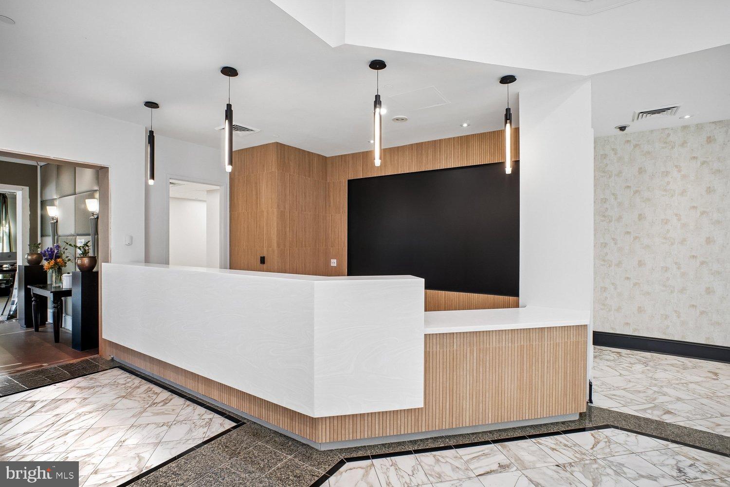 851 GLEBE N 2015