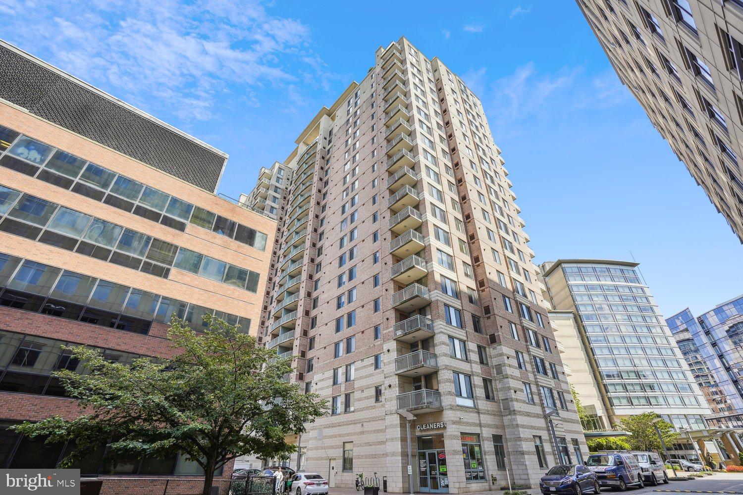 851 GLEBE N 2015