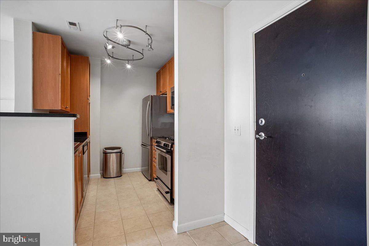 851 GLEBE N 2015