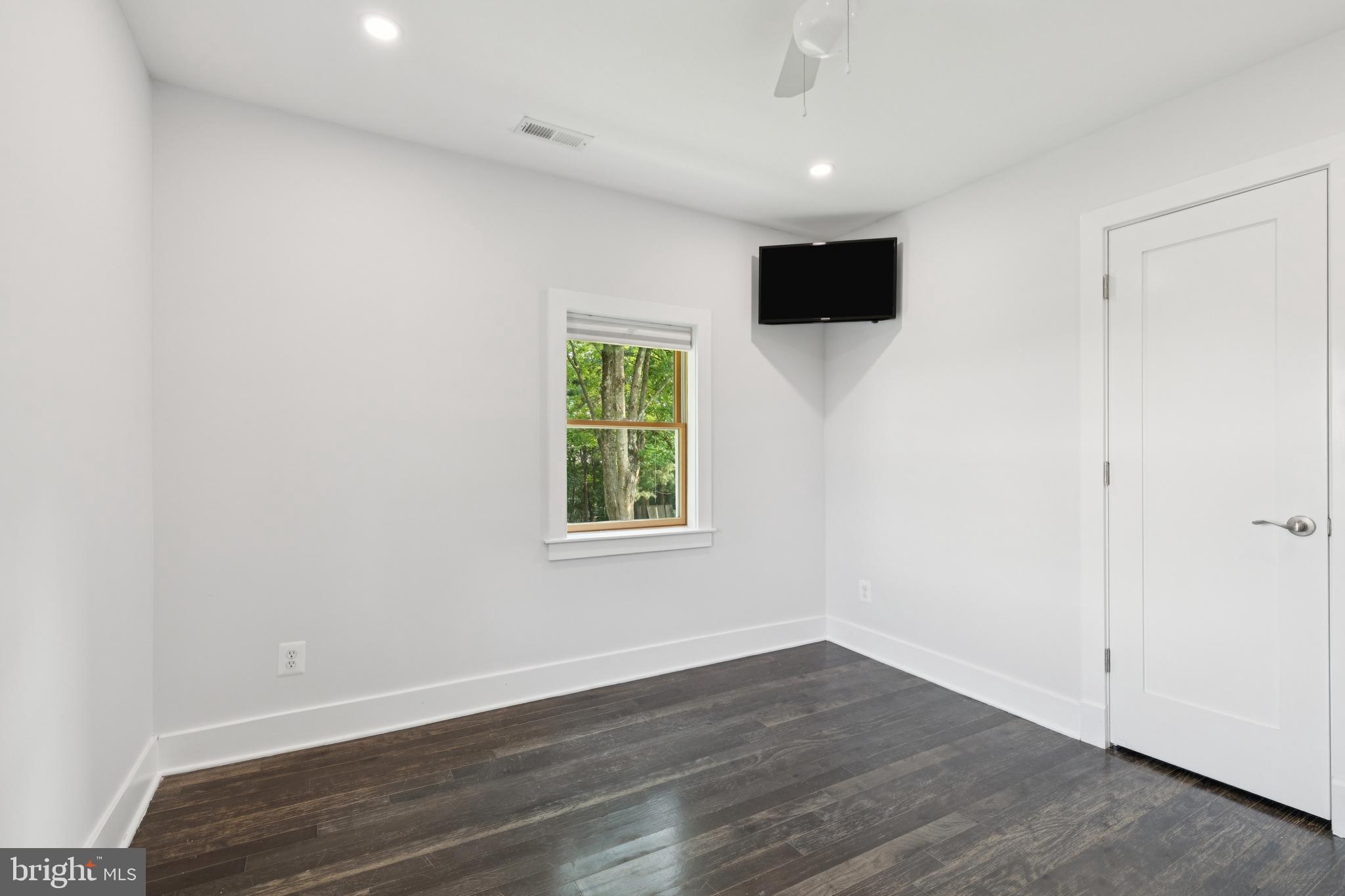 DAMASCUS OUTSIDE - Residential