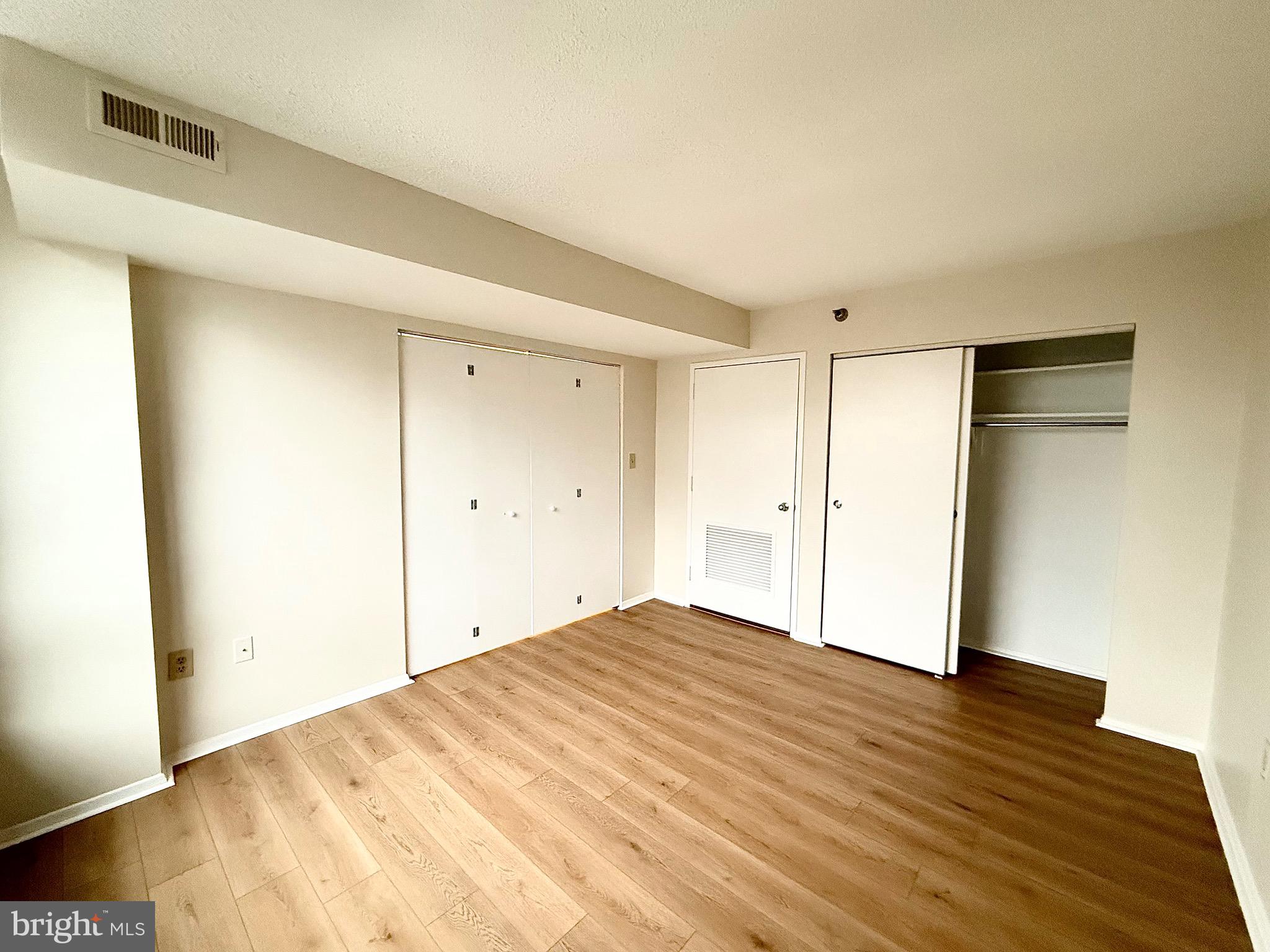 ENCORE OF MCLEAN - Residential