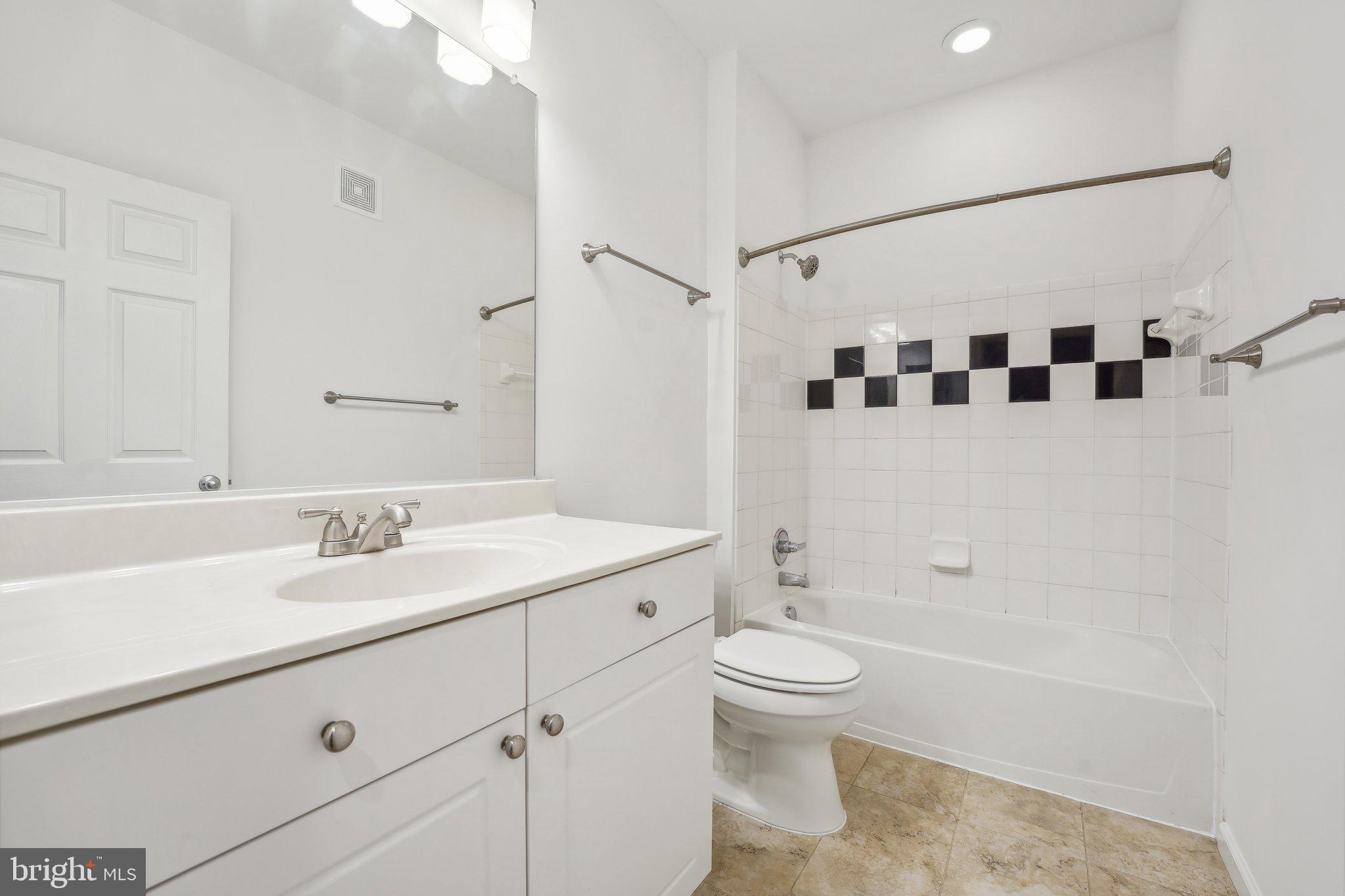 FAIRFAX RIDGE - Residential Lease