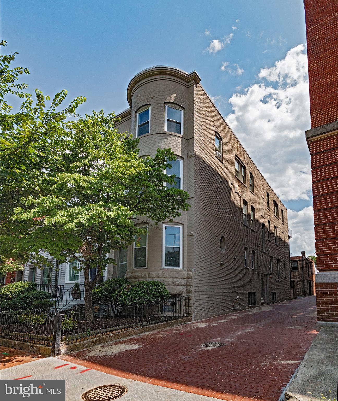 CAPITOL HILL - Residential Income