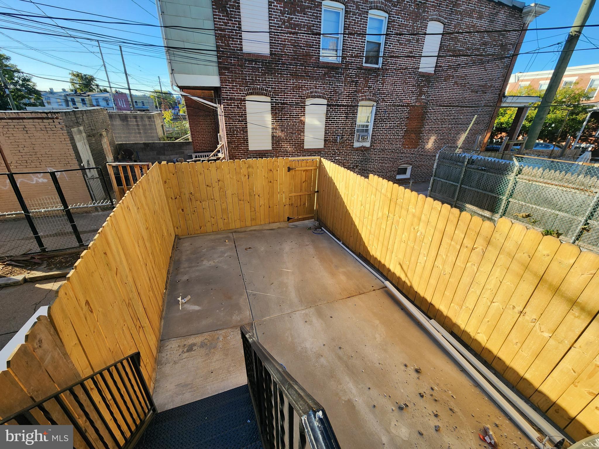 EAST SIDE - Residential