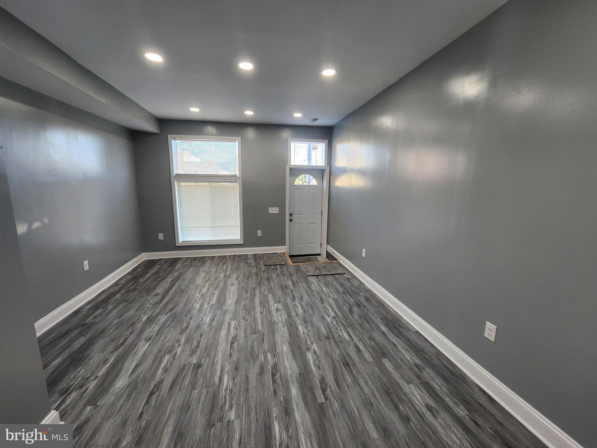 EAST SIDE - Residential