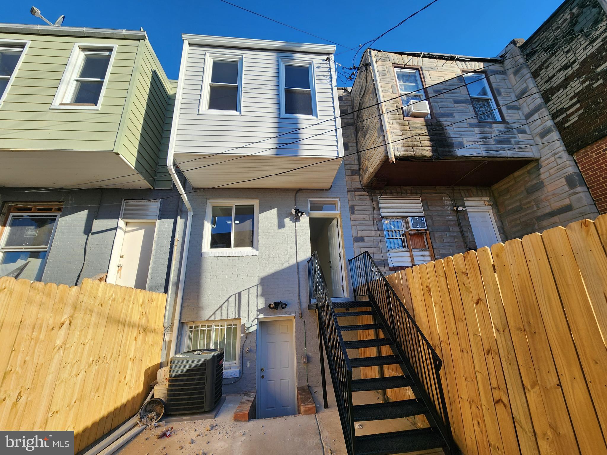 EAST SIDE - Residential