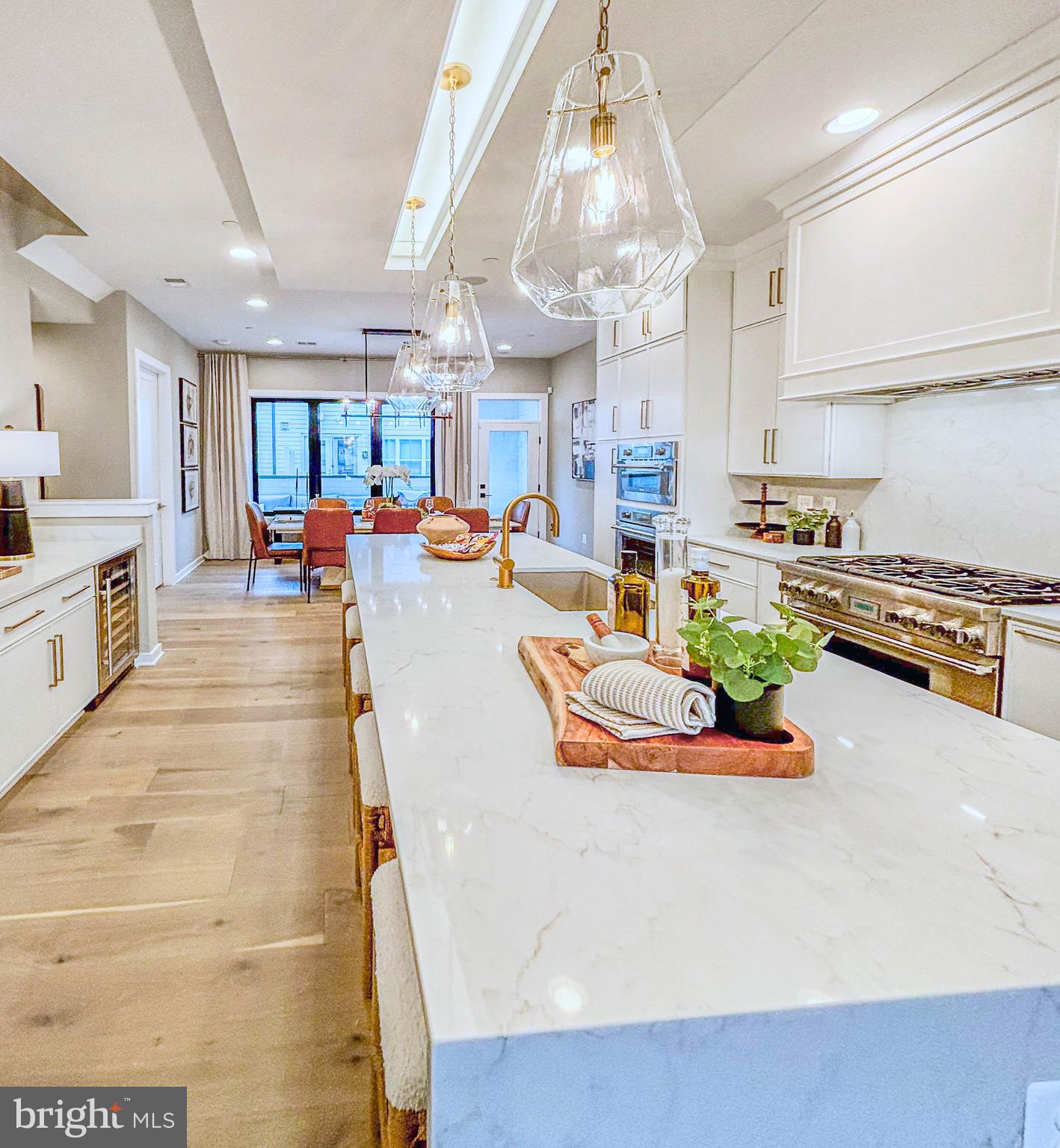 ROCKVILLE - Residential