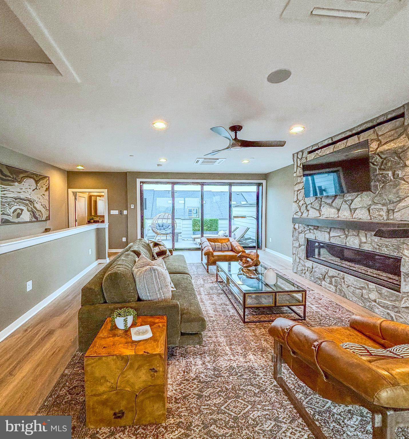 ROCKVILLE - Residential