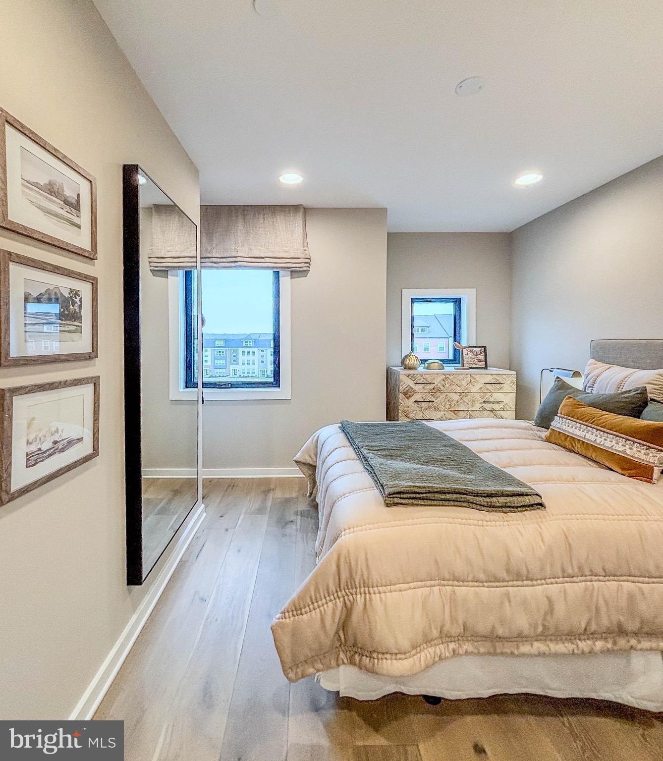 ROCKVILLE - Residential