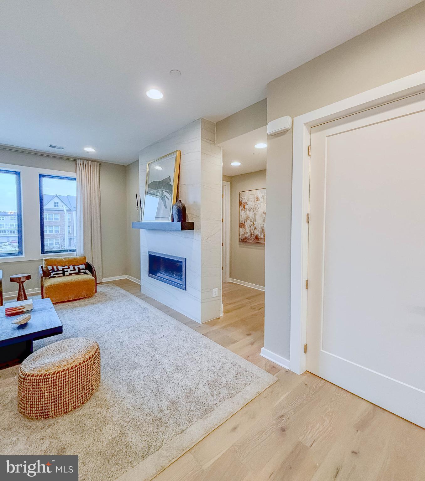 ROCKVILLE - Residential