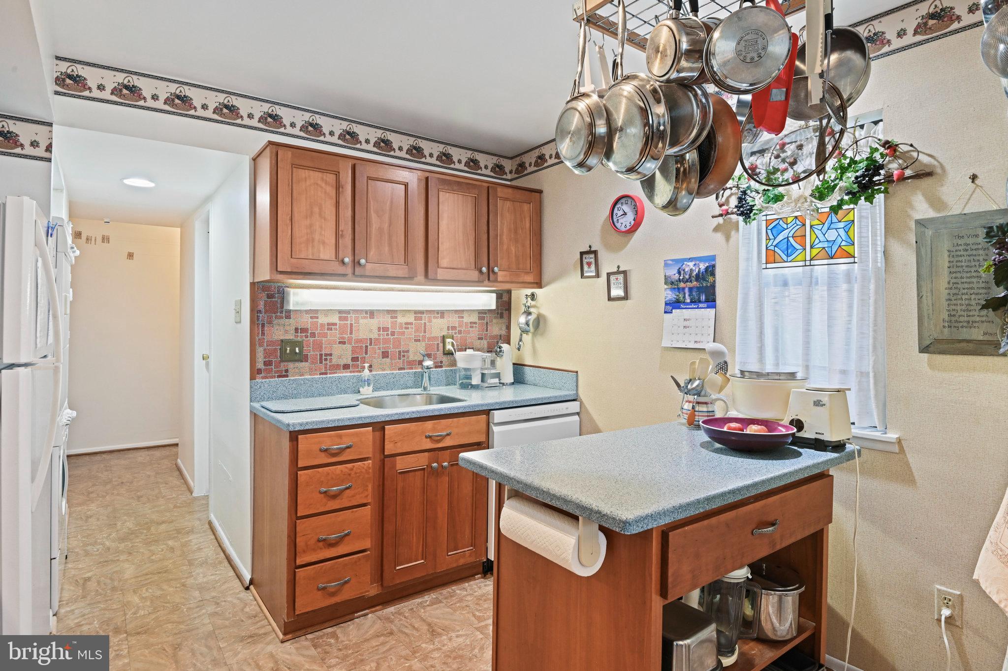 SOUTHGATE CONDO - Residential