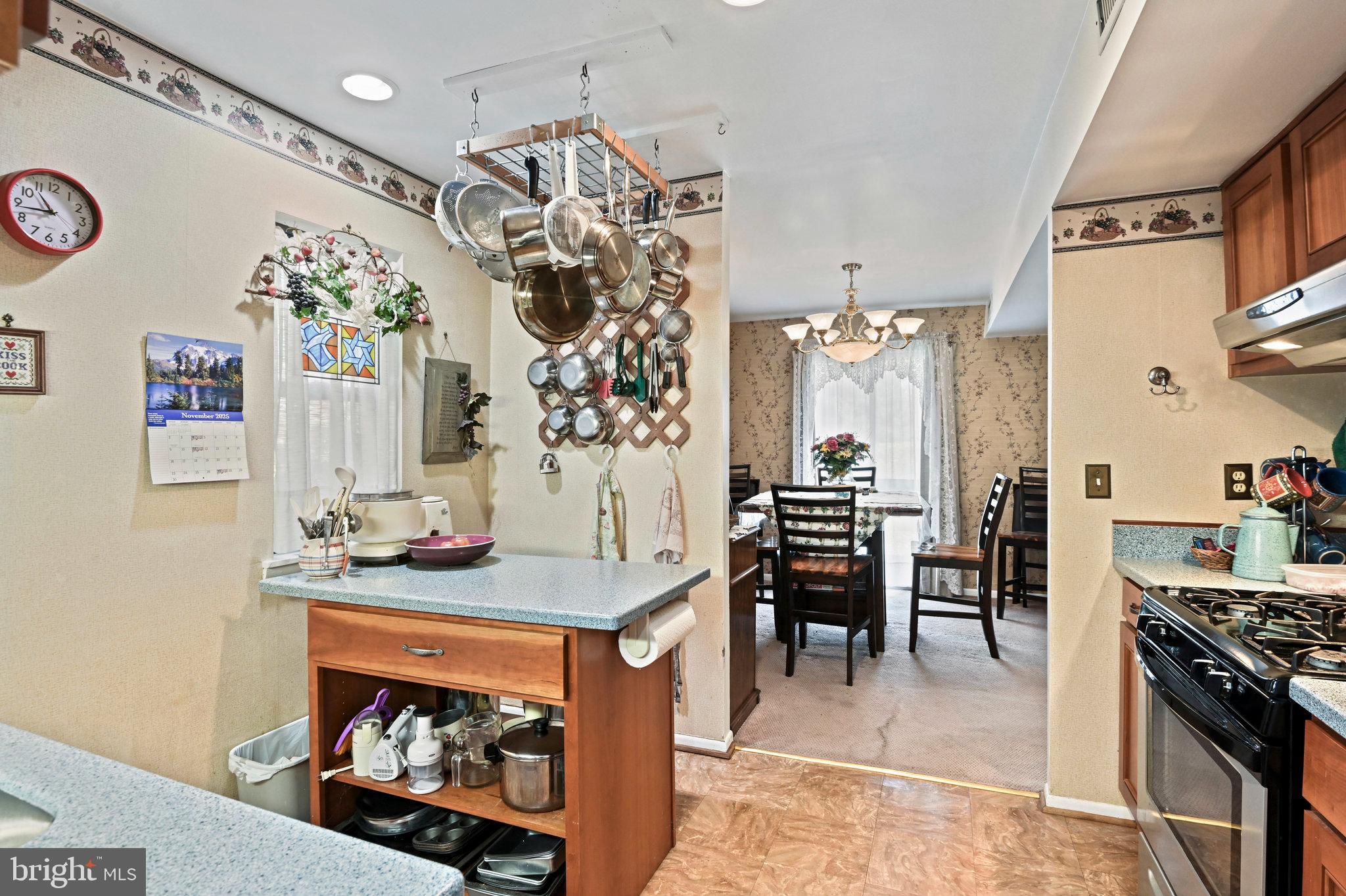 SOUTHGATE CONDO - Residential