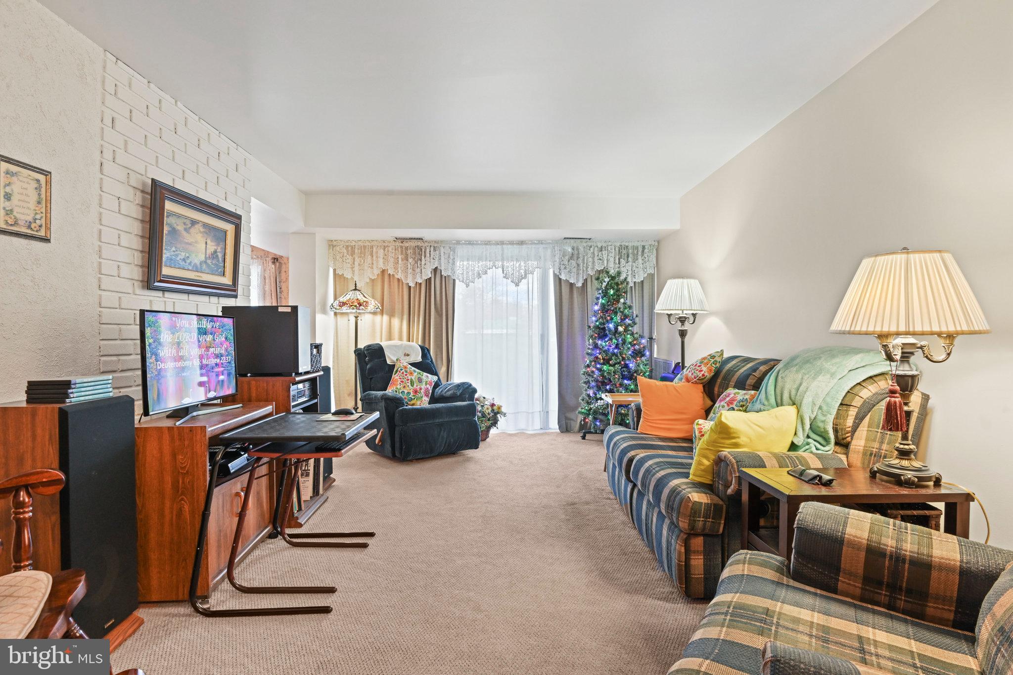 2058 ROYAL FERN COURT 26/1C