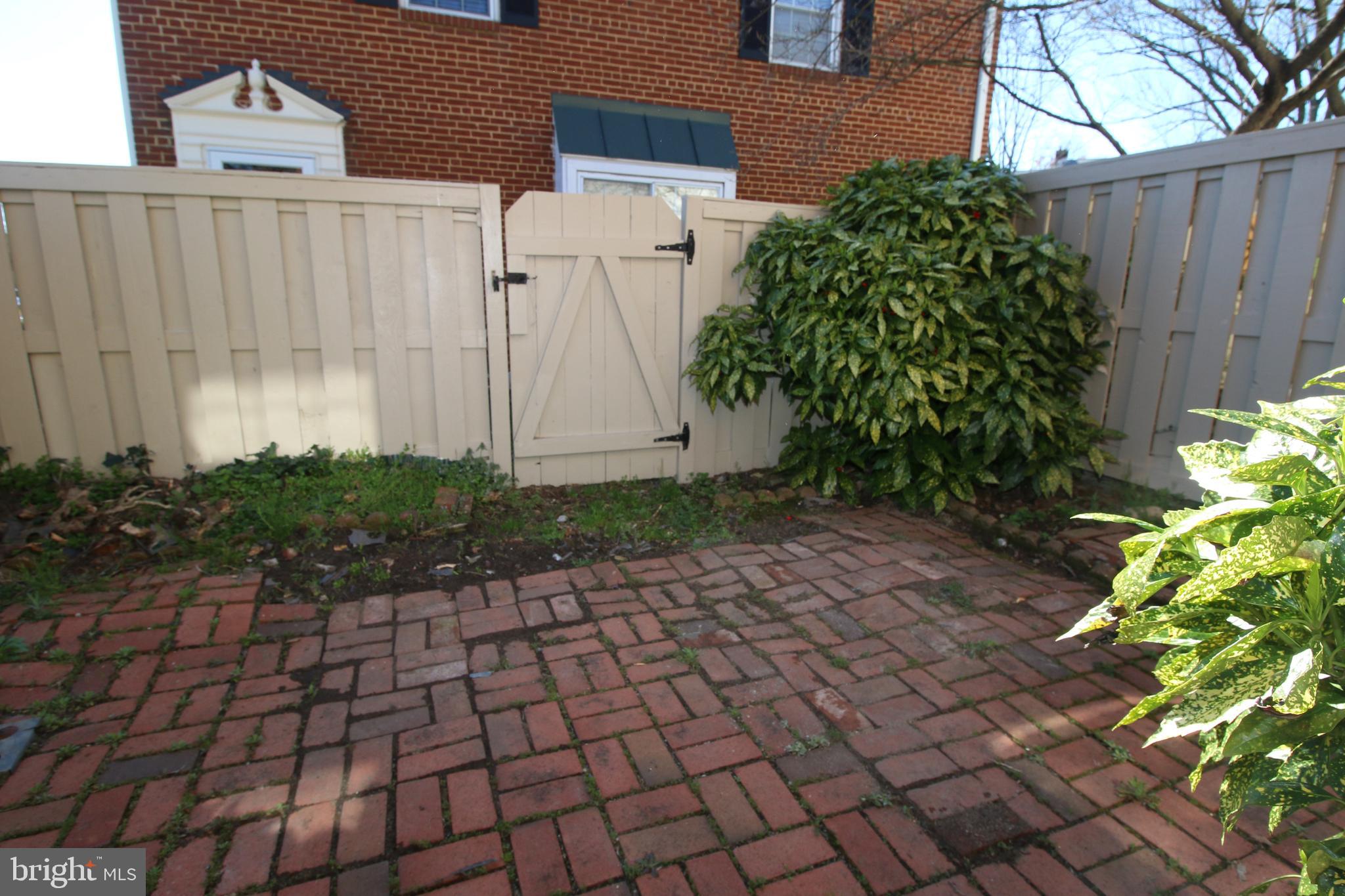 FAIRLINGTON TOWNE - Residential