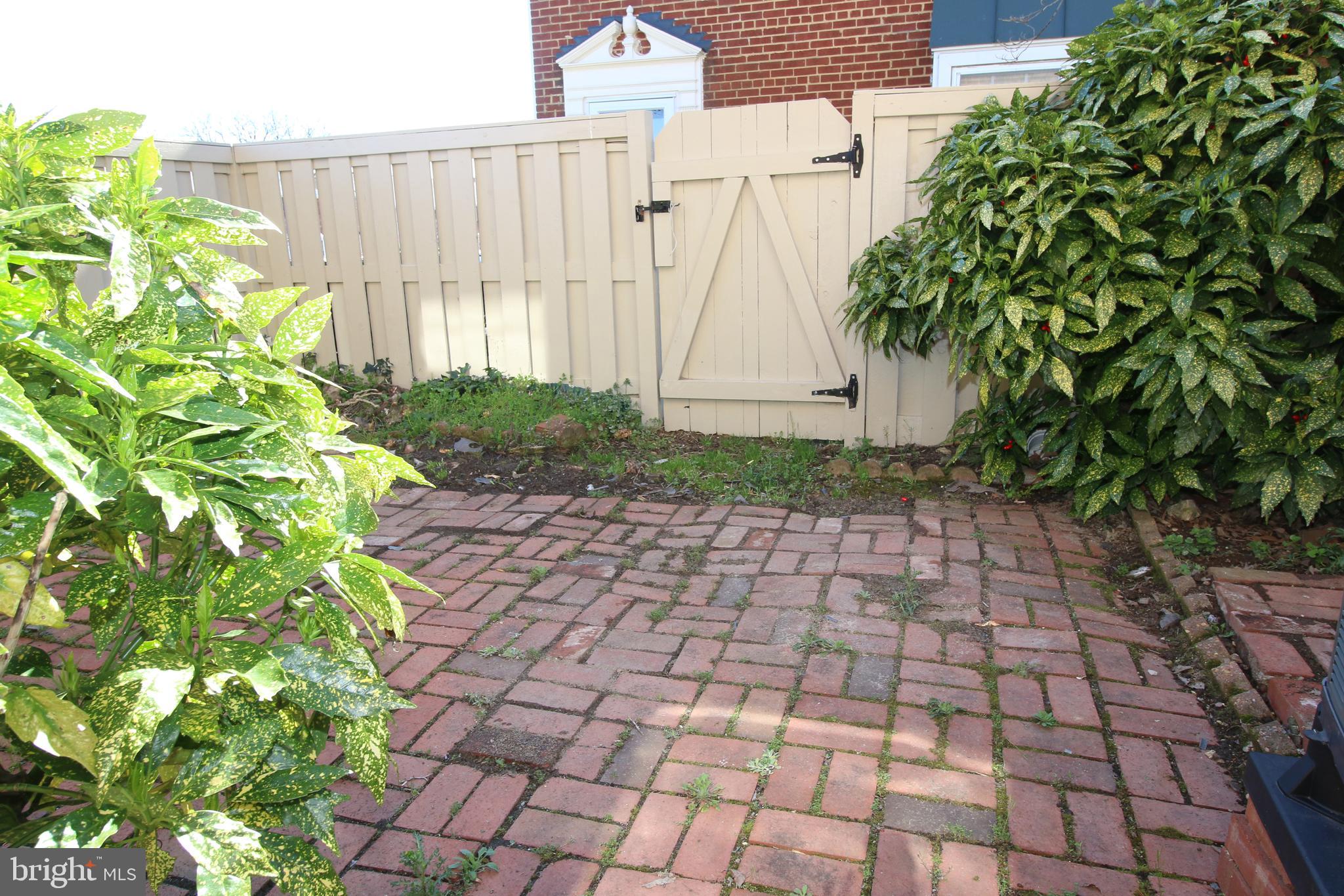 FAIRLINGTON TOWNE - Residential