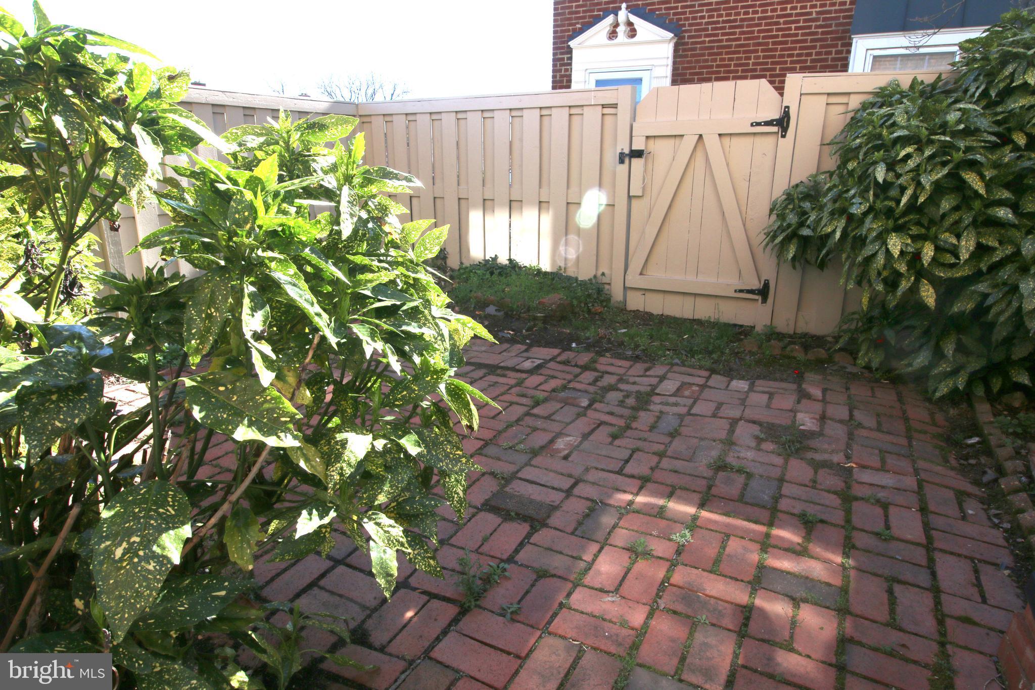 FAIRLINGTON TOWNE - Residential