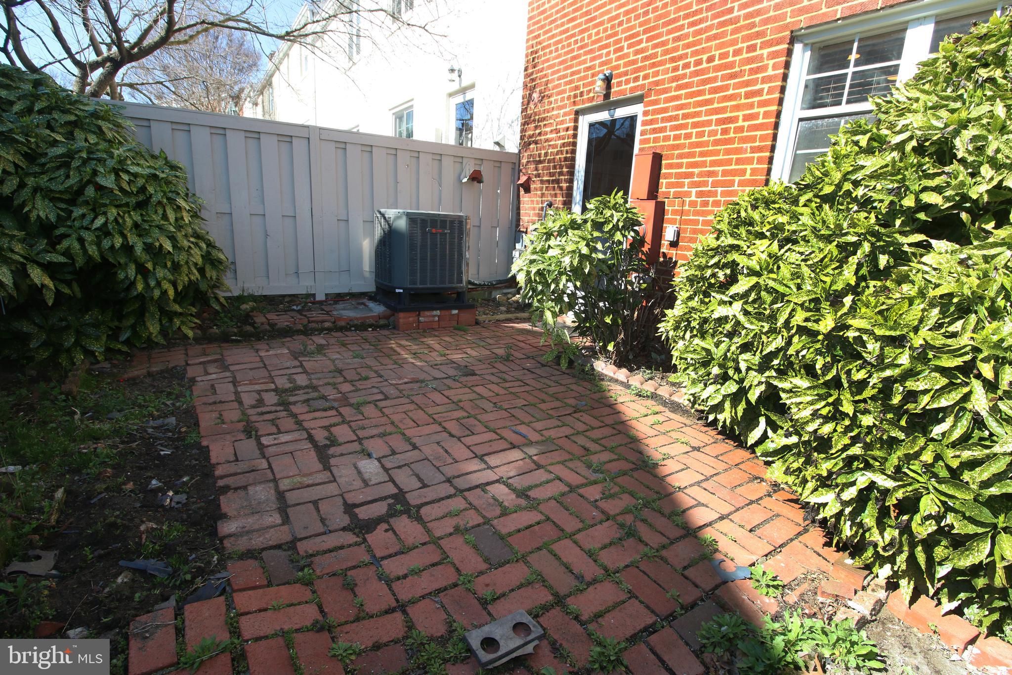 FAIRLINGTON TOWNE - Residential