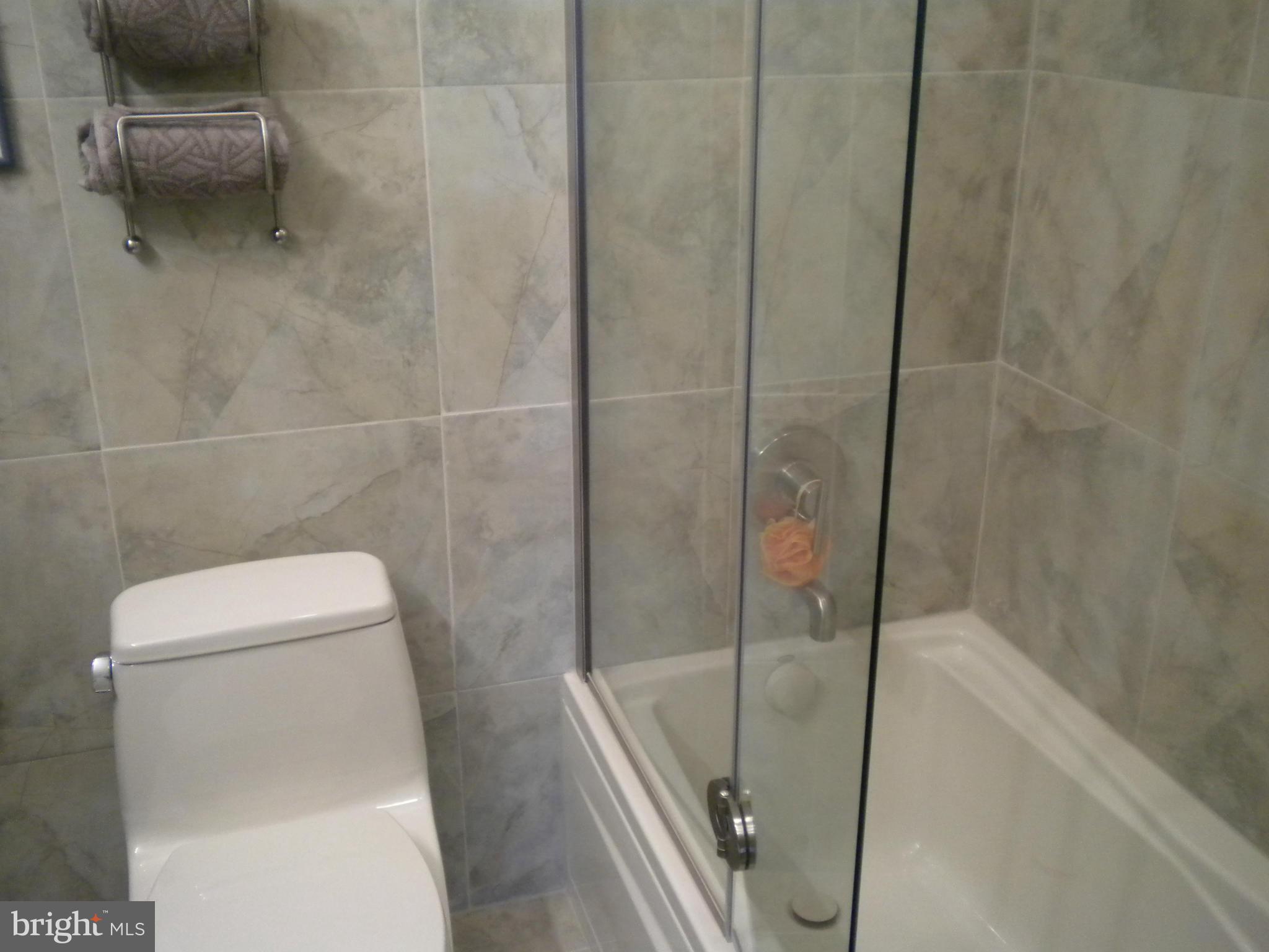 CROSS KEYS - Residential Lease