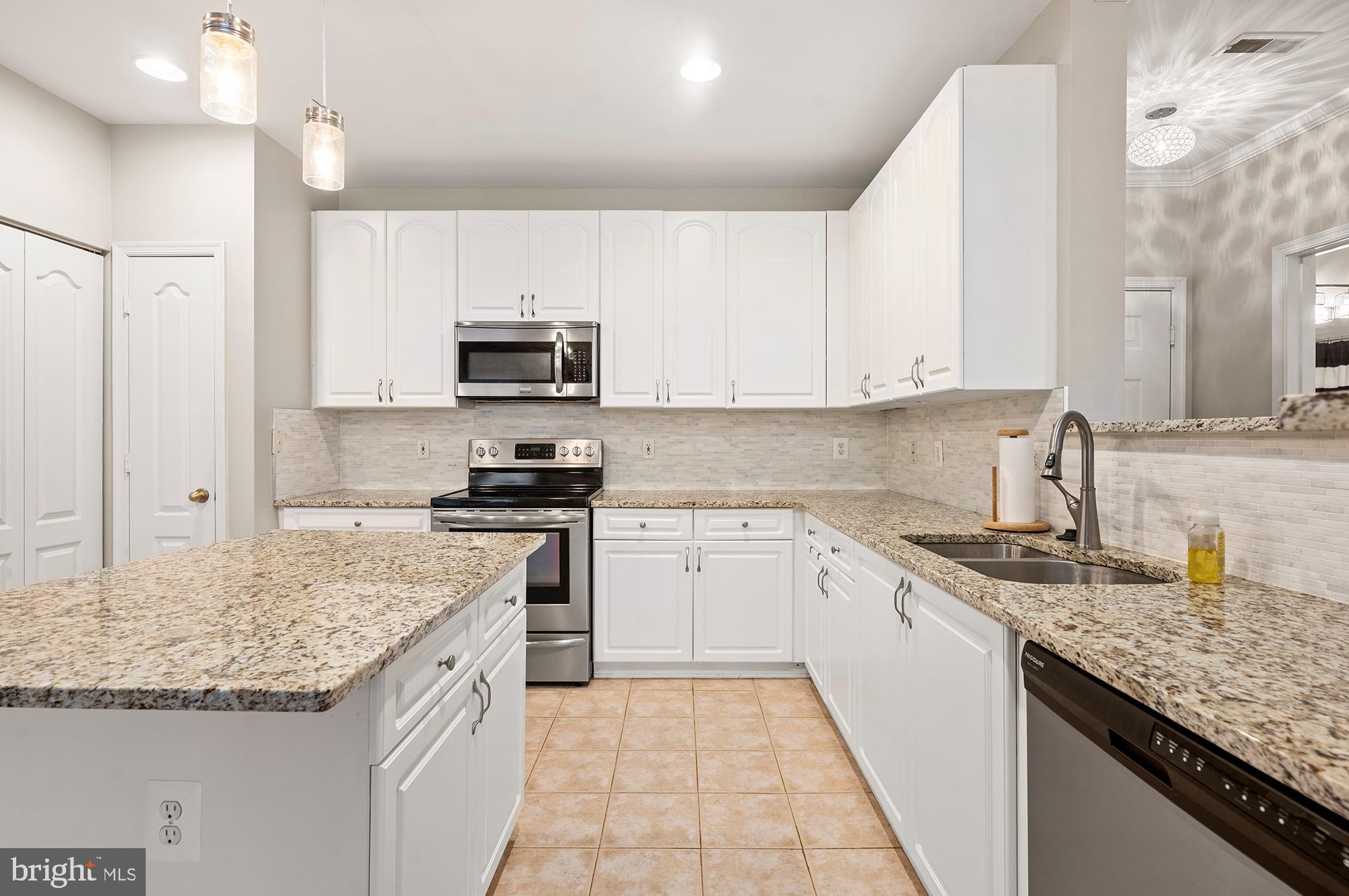 HIGH VIEW AT HUNT VALLEY - Residential