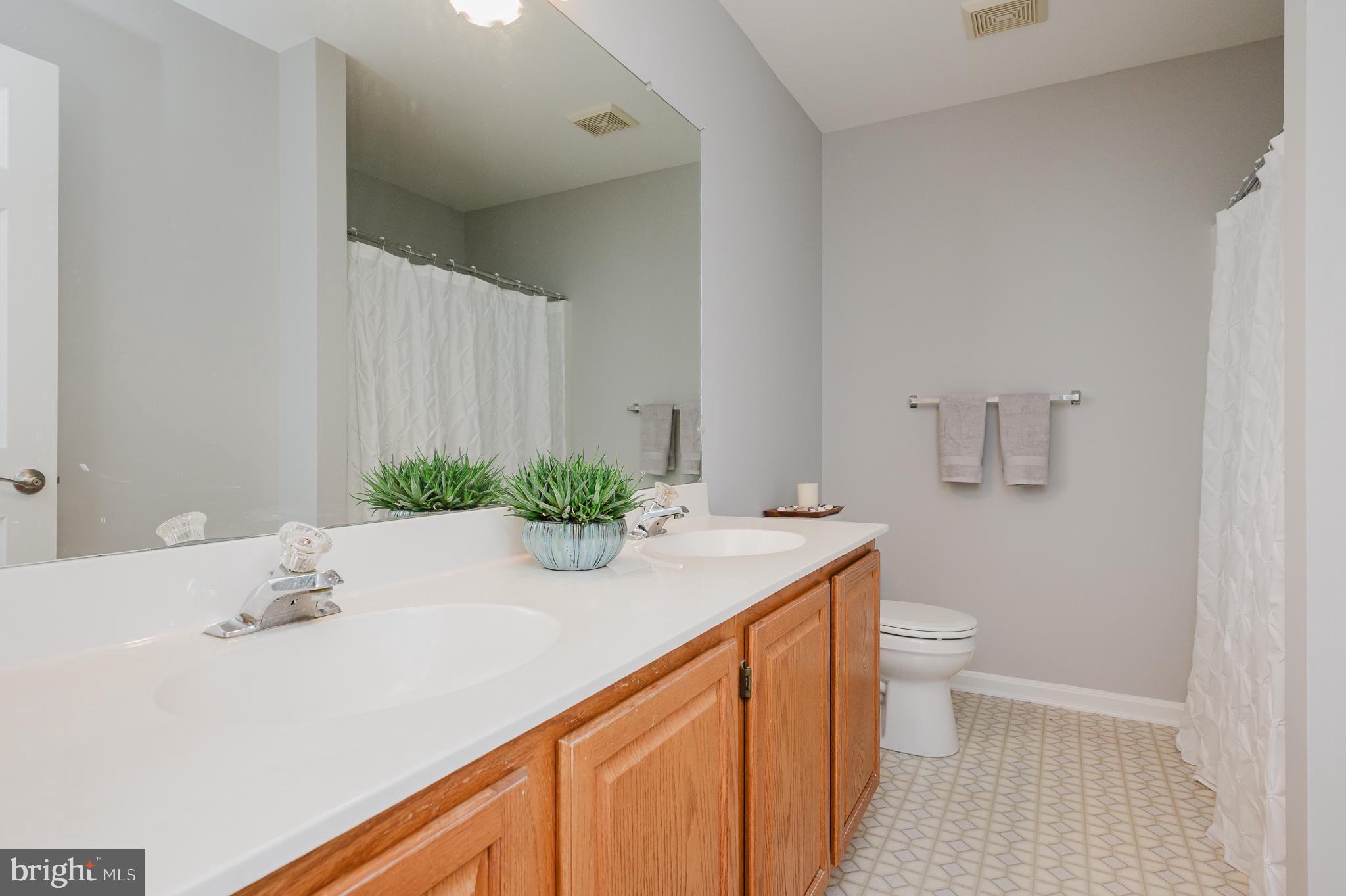 FOREST LAKES - Residential